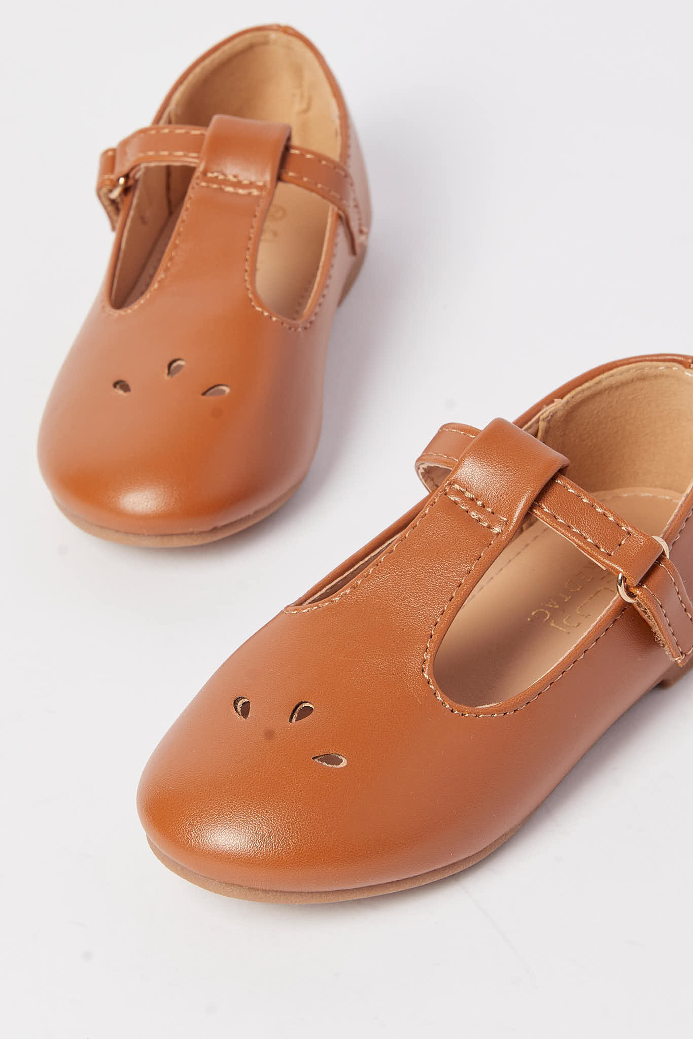 Redtag-Brown-T-Bar-Ballerina
(Repeat)-Category:Shoes,-Colour:Brown,-Deals:New-In,-Filter:Girls-Footwear-(1-to-3-Yrs),-ING-Shoes,-N/A,-New-In-ING-FOO,-Non-Sale,-S23A,-Section:Girls-(0-to-14Yrs)-Infant-Girls-1 to 3 Years