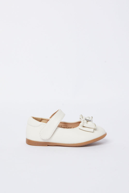 Redtag-White-Bow-Ballerina-Category:Shoes,-Colour:White,-Deals:New-In,-Filter:Girls-Footwear-(1-to-3-Yrs),-ING-Shoes,-N/A,-New-In-ING-FOO,-Non-Sale,-S23A,-Section:Girls-(0-to-14Yrs)-Infant-Girls-1 to 3 Years