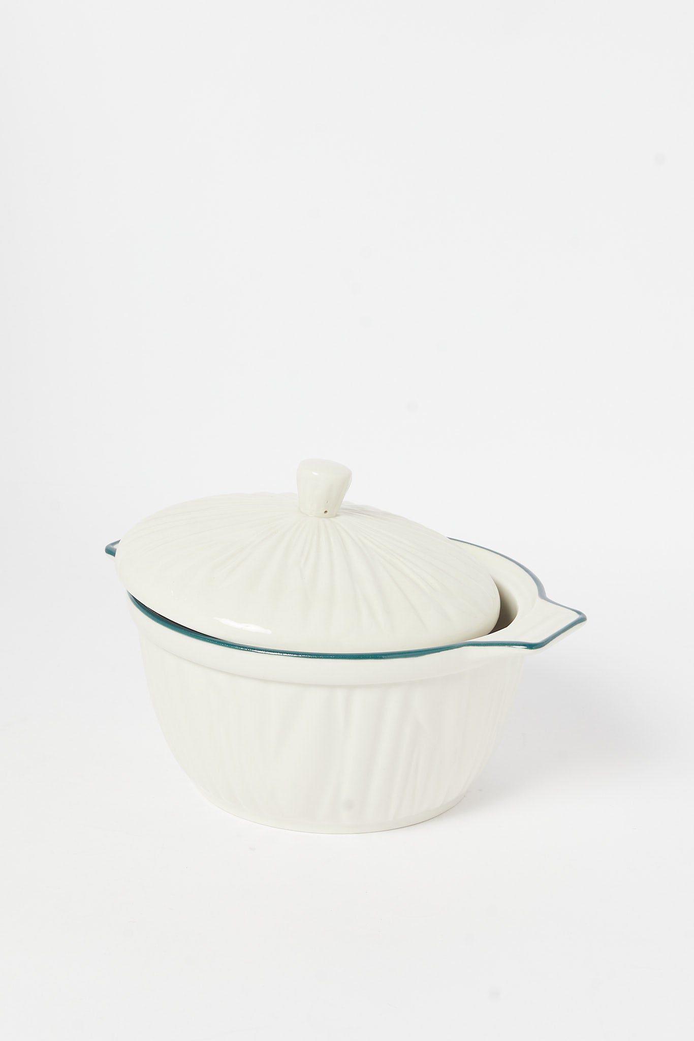 Redtag-White-Porcelain-Embossed-Tureen-With-Teal-Border-Category:Servewares,-Colour:White,-Deals:New-In,-Dept:Home,-Filter:Home-Dining,-H1:HMW,-H2:DIN,-H3:SEW,-H4:SSI,-HMW-DIN-Serveware,-New-In-HMW-DIN,-Non-Sale,-S23B,-Season:S23B,-Section:Homewares-Home-Dining-