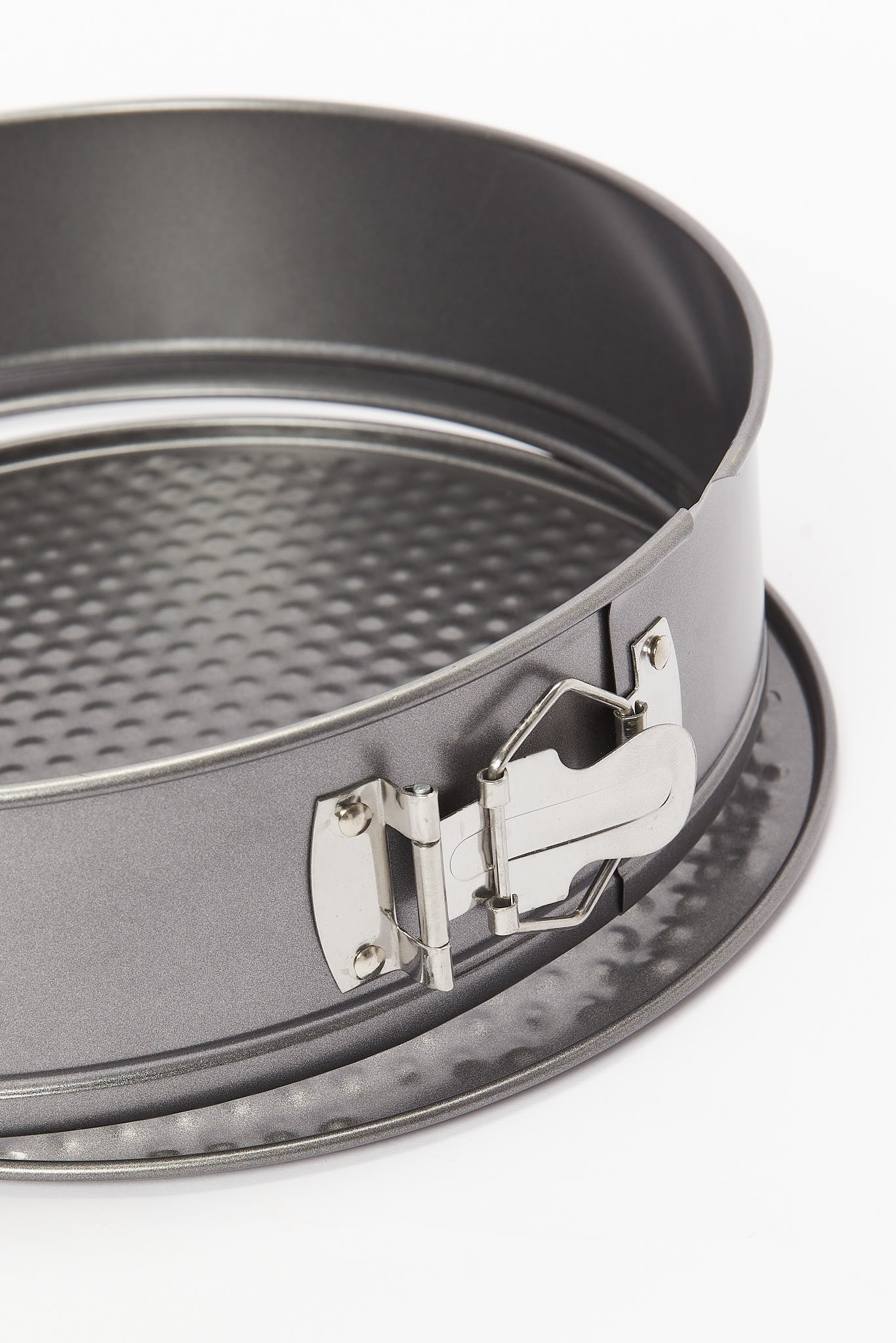 Redtag-Grey-Round-Bakepan-Category:Bakeware,-Colour:Grey,-Deals:New-In,-Dept:Home,-Filter:Home-Dining,-HMW-DIN-Cookware,-New-In-HMW-DIN,-Non-Sale,-S23B,-Section:Homewares-Home-Dining-