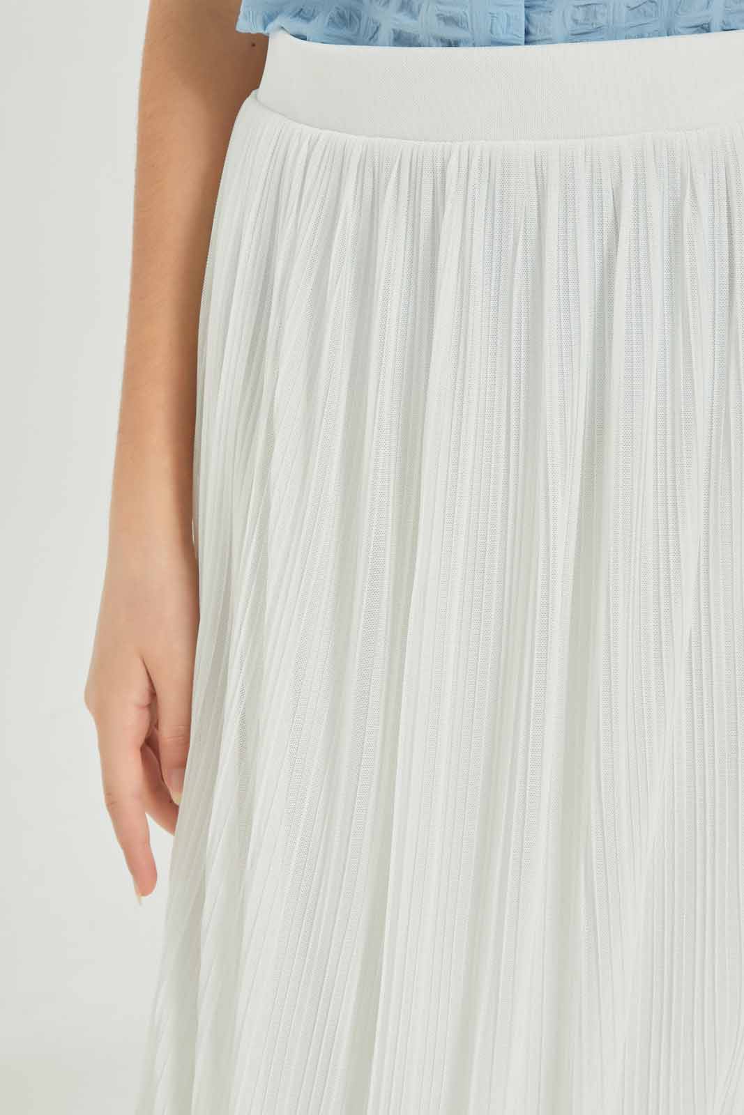 Redtag-Girls-White-Pleated-Skirts-Category:Skirts,-Colour:White,-Deals:New-In,-Dept:Girls,-Filter:Senior-Girls-(8-to-14-Yrs),-GSR-Skirts,-New-In-GSR-APL,-Non-Sale,-S23A,-Section:Girls-(0-to-14Yrs)-Senior-Girls-9 to 14 Years