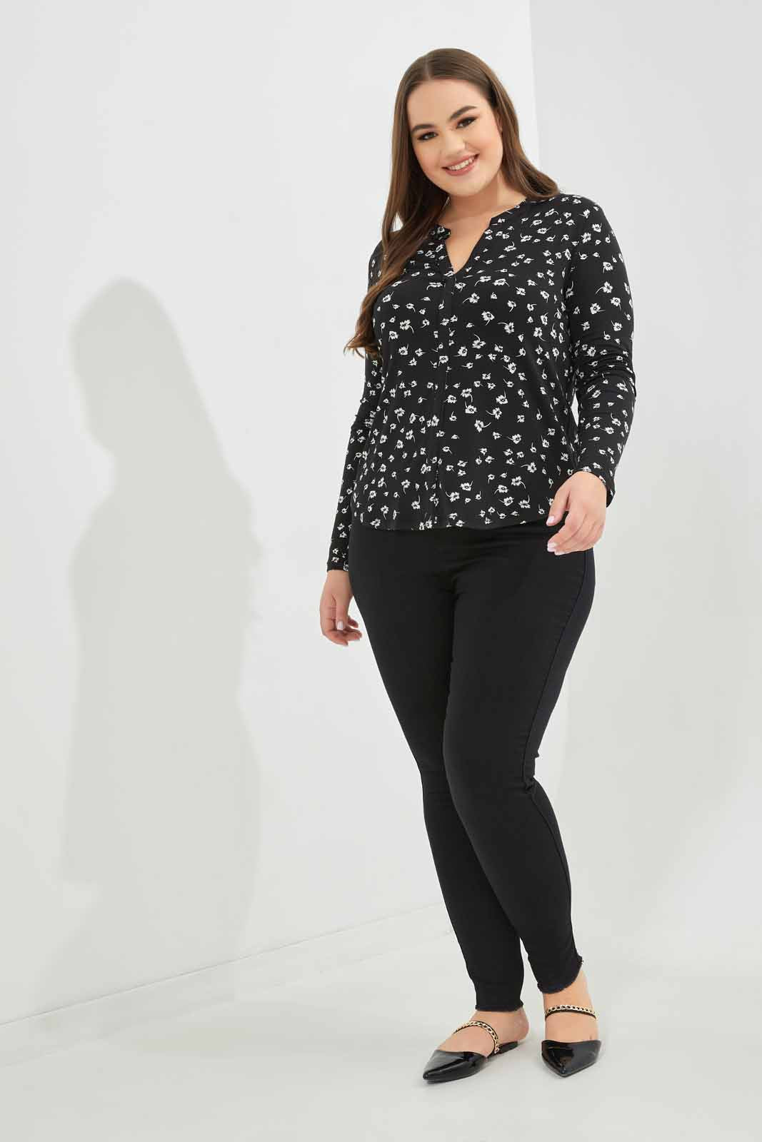 Redtag-Women-Black-Printed-Jersey-Top-Category:Tops,-Colour:Assorted,-Deals:New-In,-Dept:Ladieswear,-Filter:Plus-Size,-LDP-Tops,-New-In-LDP-APL,-Non-Sale,-S23A,-Section:Women-Women's-