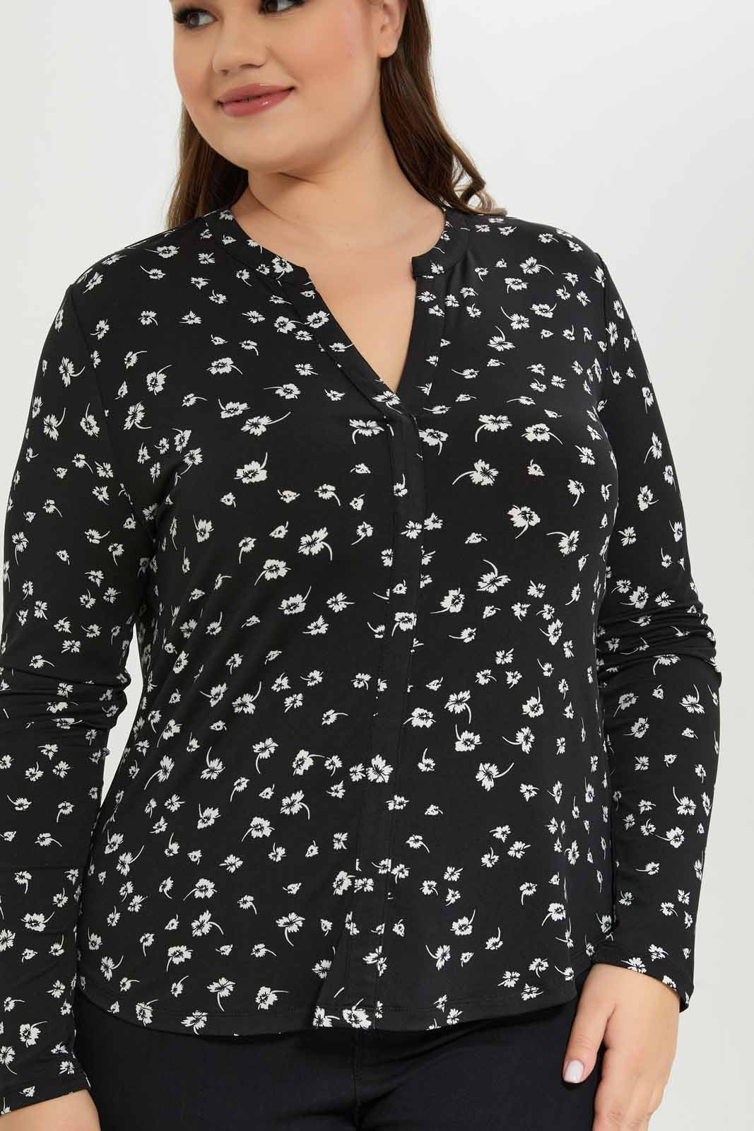 Redtag-Women-Black-Printed-Jersey-Top-Category:Tops,-Colour:Assorted,-Deals:New-In,-Dept:Ladieswear,-Filter:Plus-Size,-LDP-Tops,-New-In-LDP-APL,-Non-Sale,-S23A,-Section:Women-Women's-