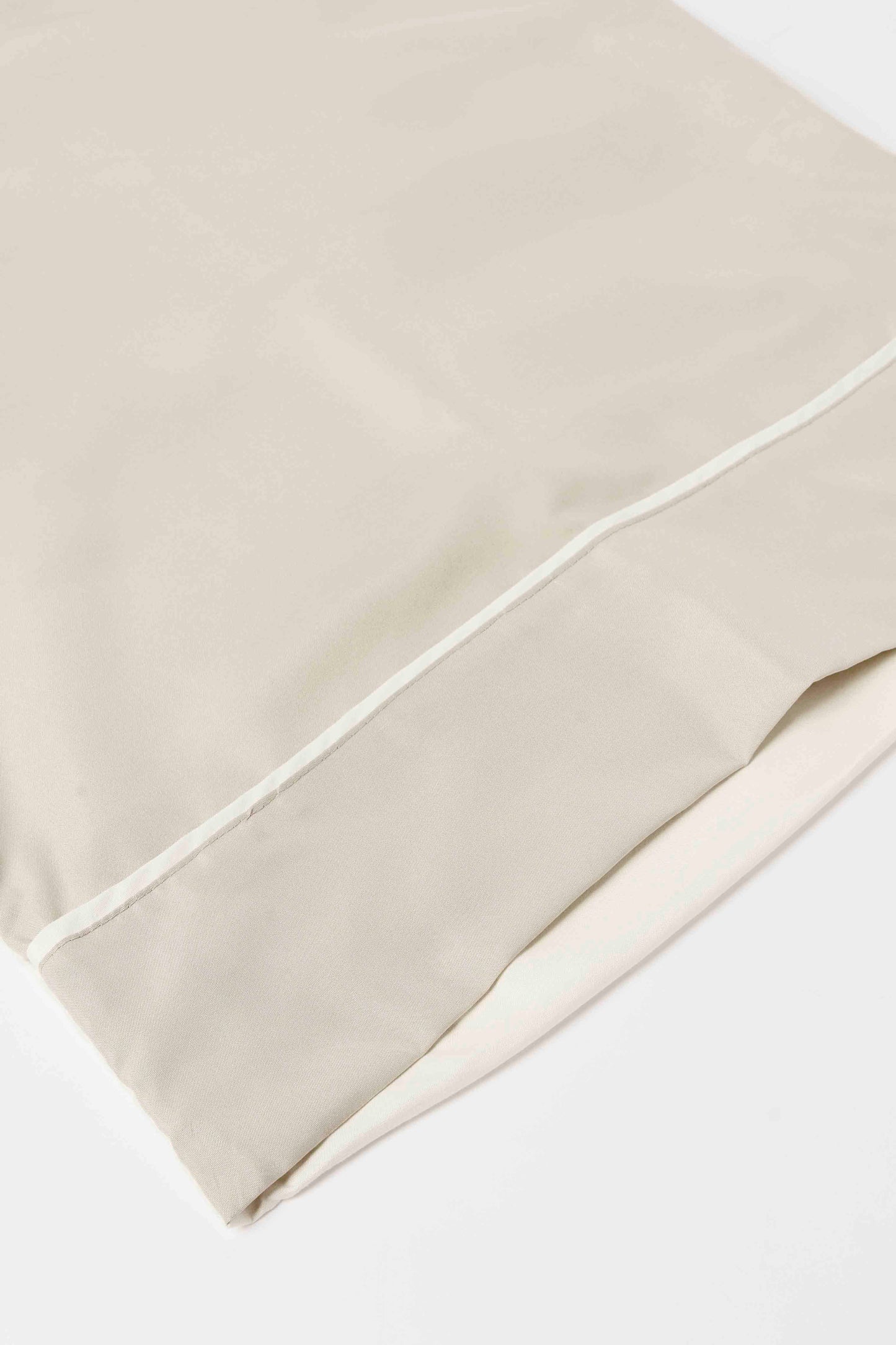 Redtag-Beige/Ivory-Reversible-2-Piece-Duvet-Cover-Set-(Single-Size)-Category:Duvet-Covers,-Colour:Beige,-Deals:New-In,-Dept:Home,-Filter:Home-Bedroom,-HMW-BED-Duvet-Covers,-New-In-HMW-BED,-Non-Sale,-S23A,-Section:Homewares-Home-Bedroom-
