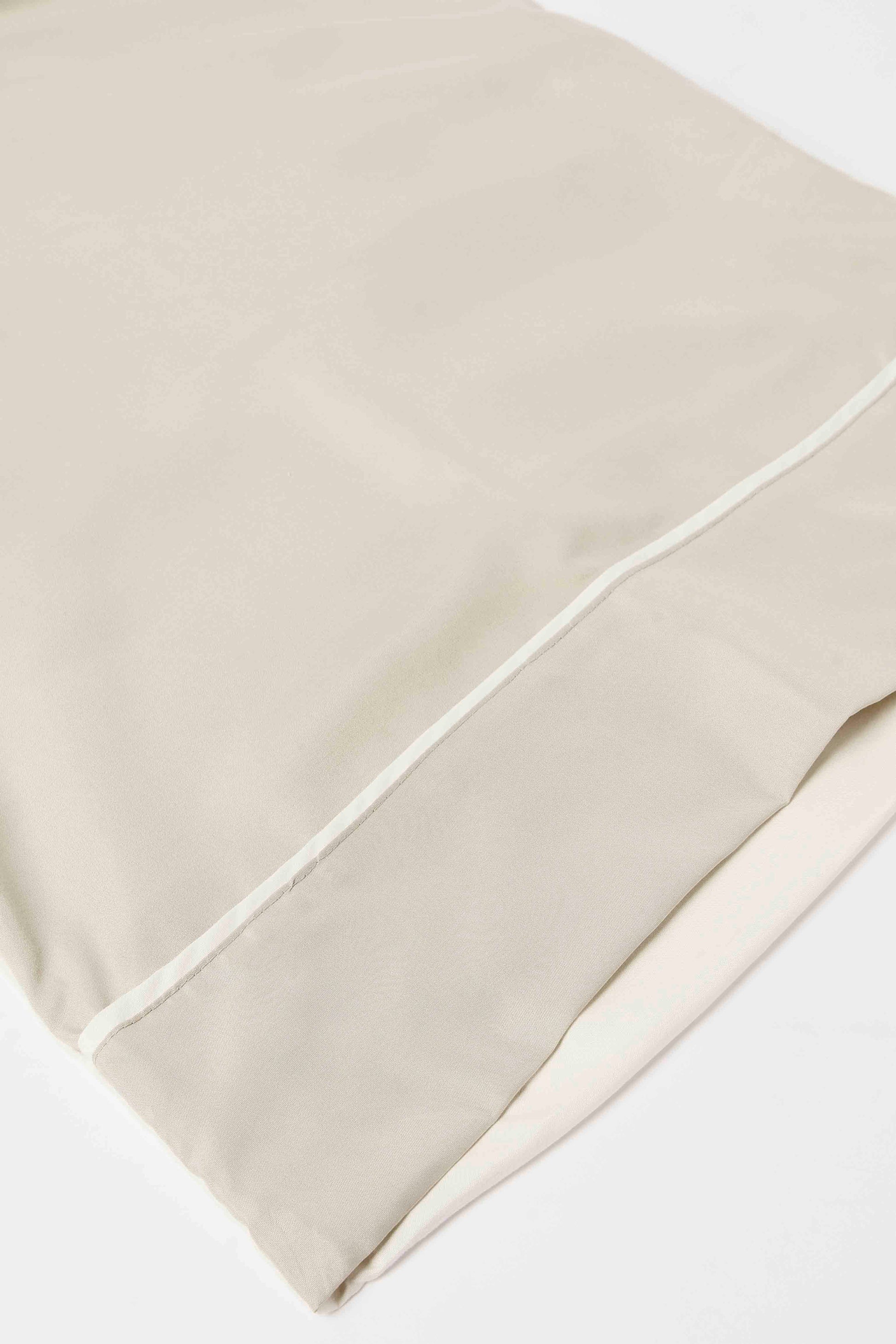 Redtag-Beige/Ivory-Reversible-3-Piece-Duvet-Cover-Set-(King-Size)-Category:Duvet-Covers,-Colour:Beige,-Deals:New-In,-Dept:Home,-Filter:Home-Bedroom,-HMW-BED-Duvet-Covers,-New-In-HMW-BED,-Non-Sale,-S23A,-Section:Homewares-Home-Bedroom-