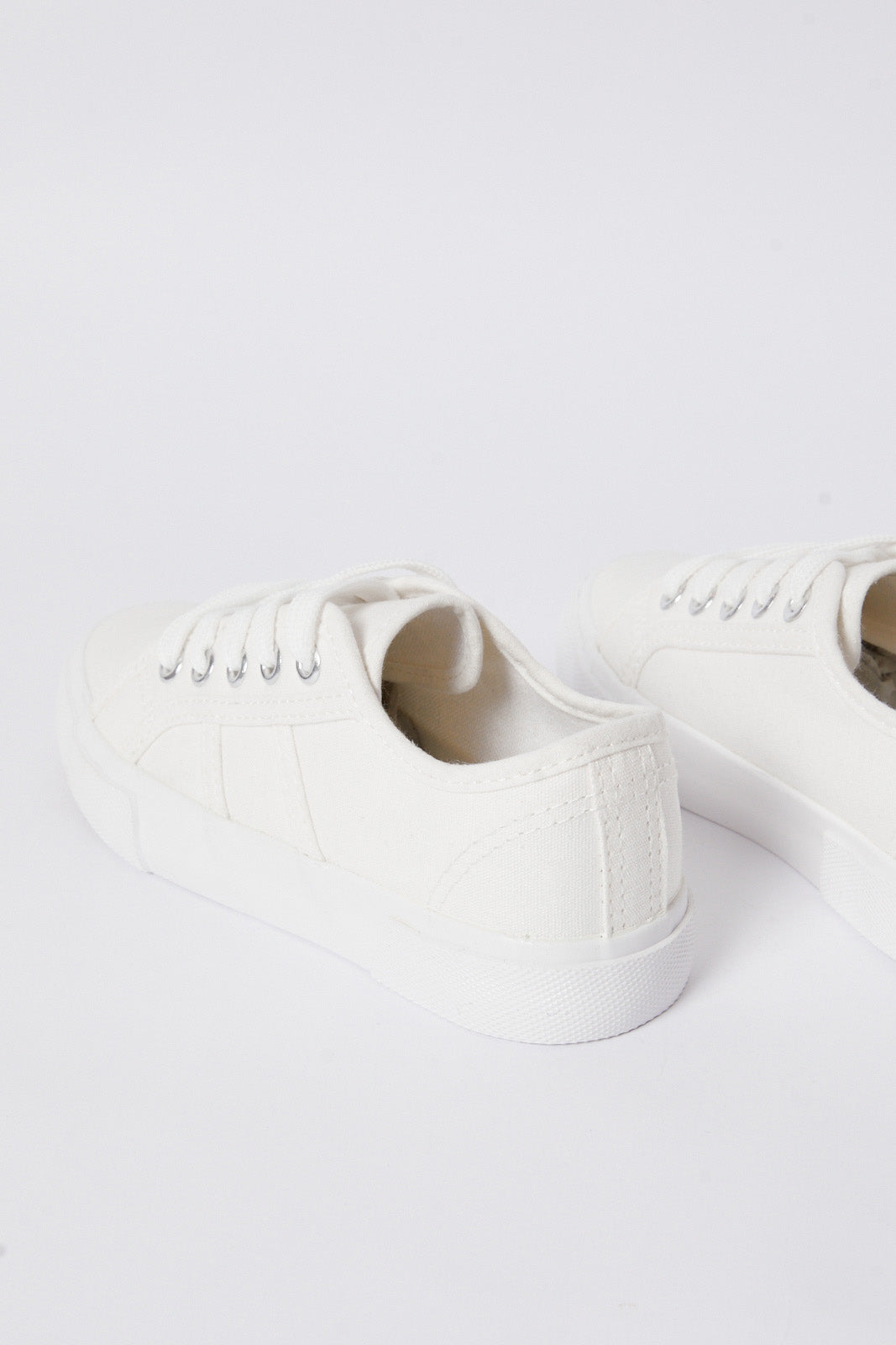 Redtag-White-Lace-Up-Sneaker-Category:Trainers,-Colour:White,-Deals:New-In,-Filter:Girls-Footwear-(5-to-14-Yrs),-GSR-Trainers,-N/A,-New-In-GSR-FOO,-Non-Sale,-S23B,-Section:Girls-(0-to-14Yrs)-Senior-Girls-5 to 14 Years