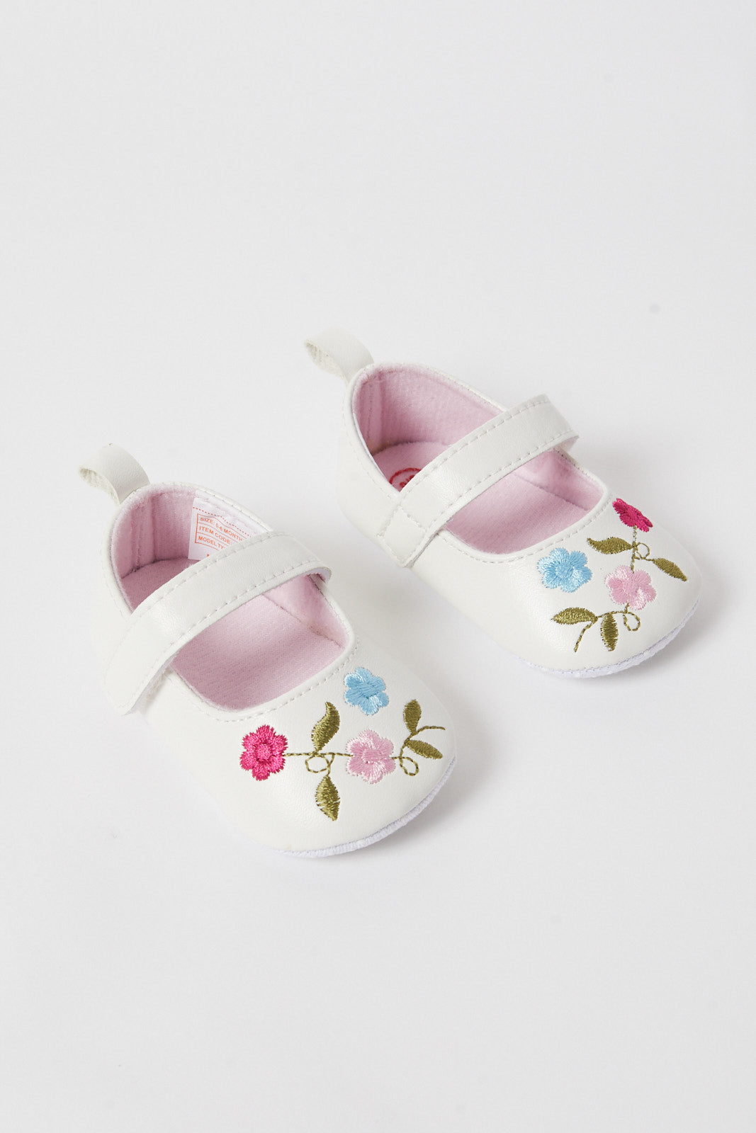 Redtag-White-Pram-Shoe-(Repeat)-Category:Shoes,-Colour:White,-Deals:New-In,-Filter:Baby-Footwear-(0-to-18-Mths),-N/A,-NBF-Shoes,-New-In-NBF-FOO,-Non-Sale,-S23B,-Section:Boys-(0-to-14Yrs)-Baby-0 to 18 Months
