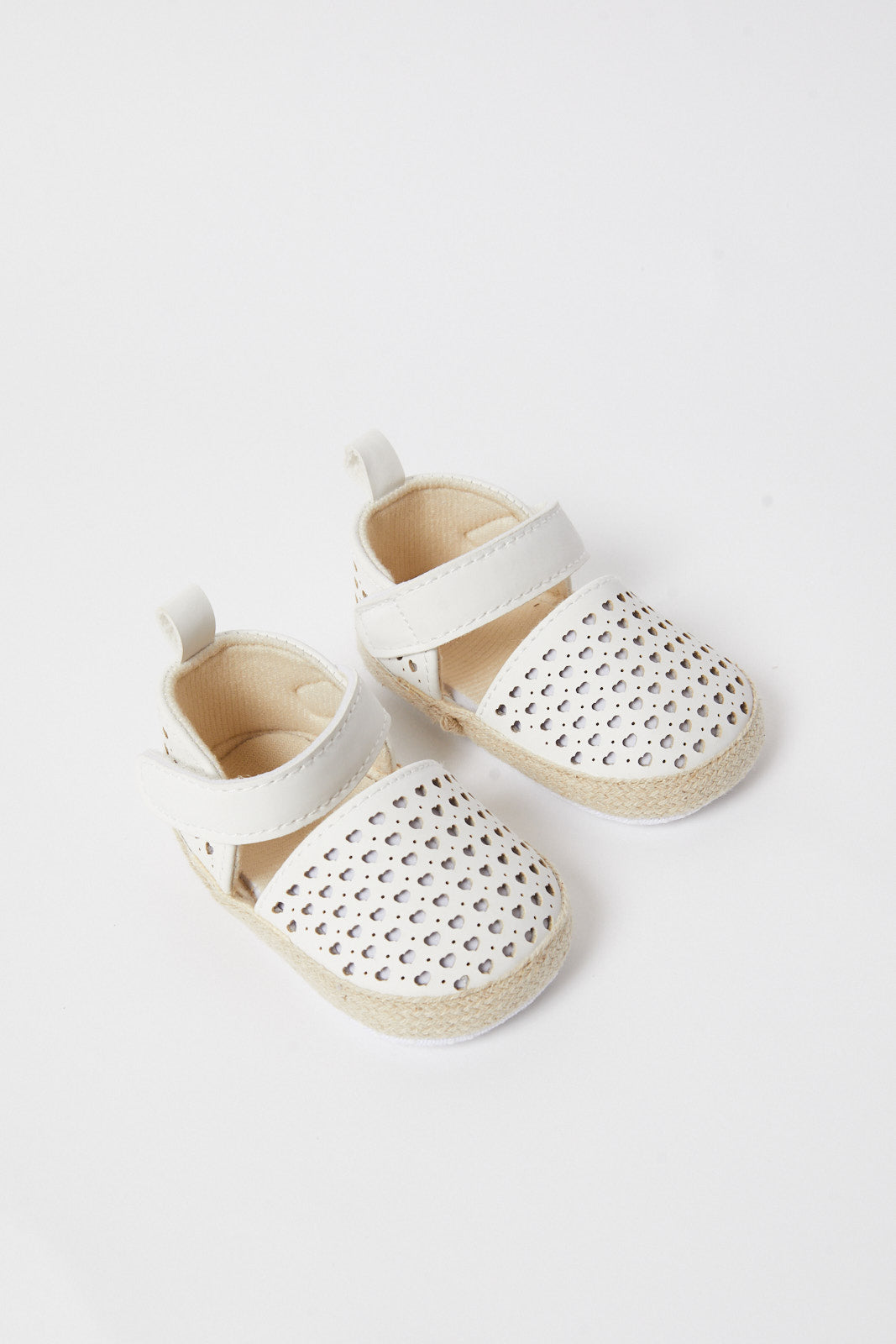 Redtag-White-Pram-Shoe-Category:Shoes,-Colour:White,-Deals:New-In,-Filter:Baby-Footwear-(0-to-18-Mths),-N/A,-NBF-Shoes,-New-In-NBF-FOO,-Non-Sale,-S23B,-Section:Boys-(0-to-14Yrs)-Baby-0 to 18 Months