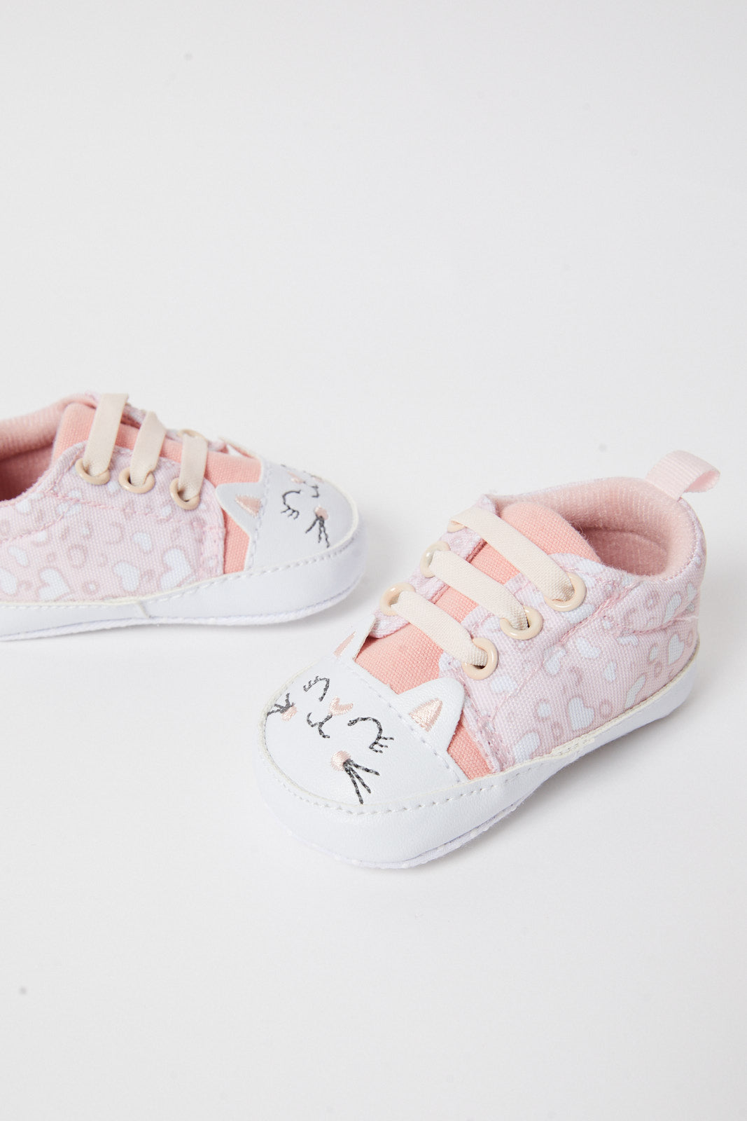 Redtag-White-Pram-Shoe-Category:Shoes,-Colour:White,-Deals:New-In,-Filter:Baby-Footwear-(0-to-18-Mths),-N/A,-NBF-Shoes,-New-In-NBF-FOO,-Non-Sale,-S23B,-Section:Boys-(0-to-14Yrs)-Baby-0 to 18 Months