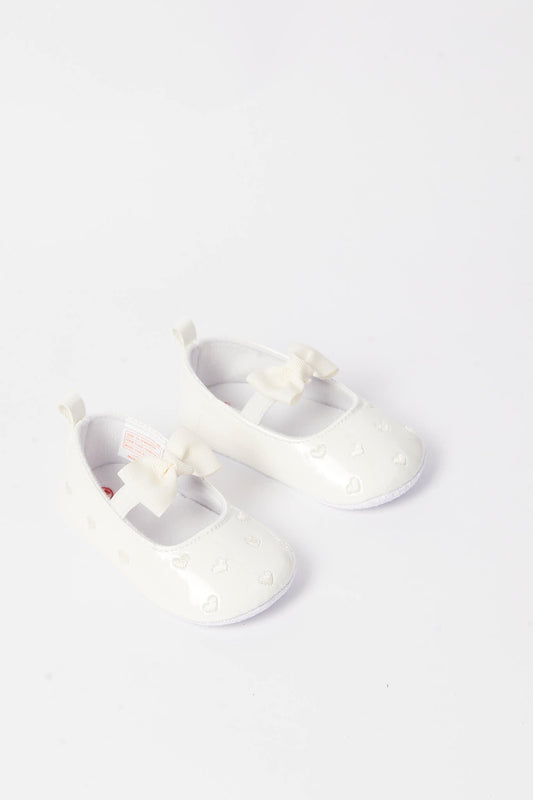 Redtag-Cream-Pram-Shoe-Category:Shoes,-Colour:Cream,-Deals:New-In,-Filter:Baby-Footwear-(0-to-18-Mths),-N/A,-NBF-Shoes,-New-In-NBF-FOO,-Non-Sale,-S23A,-Section:Boys-(0-to-14Yrs)-Baby-0 to 18 Months
