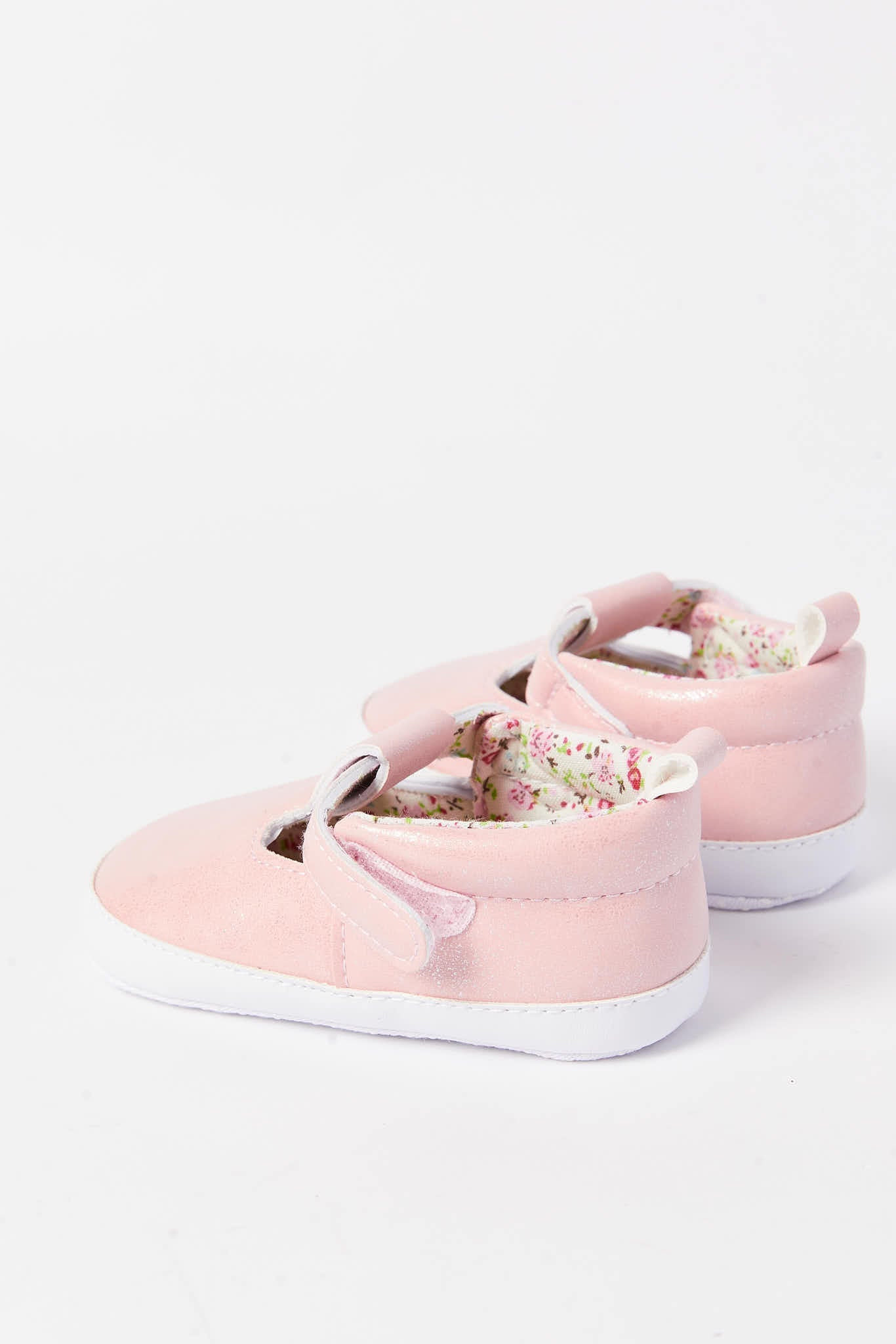 Redtag-Pink-Pram-Shoe-Category:Shoes,-Colour:Pink,-Deals:New-In,-Filter:Baby-Footwear-(0-to-18-Mths),-N/A,-NBF-Shoes,-New-In-NBF-FOO,-Non-Sale,-S23A,-Section:Boys-(0-to-14Yrs)-Baby-0 to 18 Months