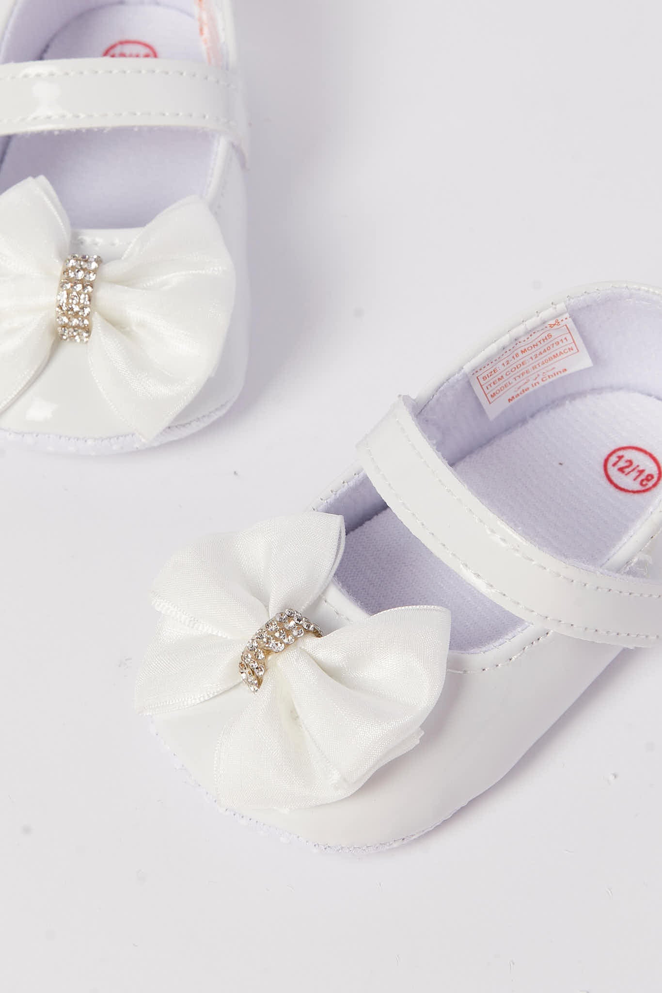 Redtag-White-Pram-Shoe-Category:Shoes,-Colour:White,-Deals:New-In,-Filter:Baby-Footwear-(0-to-18-Mths),-N/A,-NBF-Shoes,-New-In-NBF-FOO,-Non-Sale,-S23A,-Section:Boys-(0-to-14Yrs)-Baby-0 to 18 Months