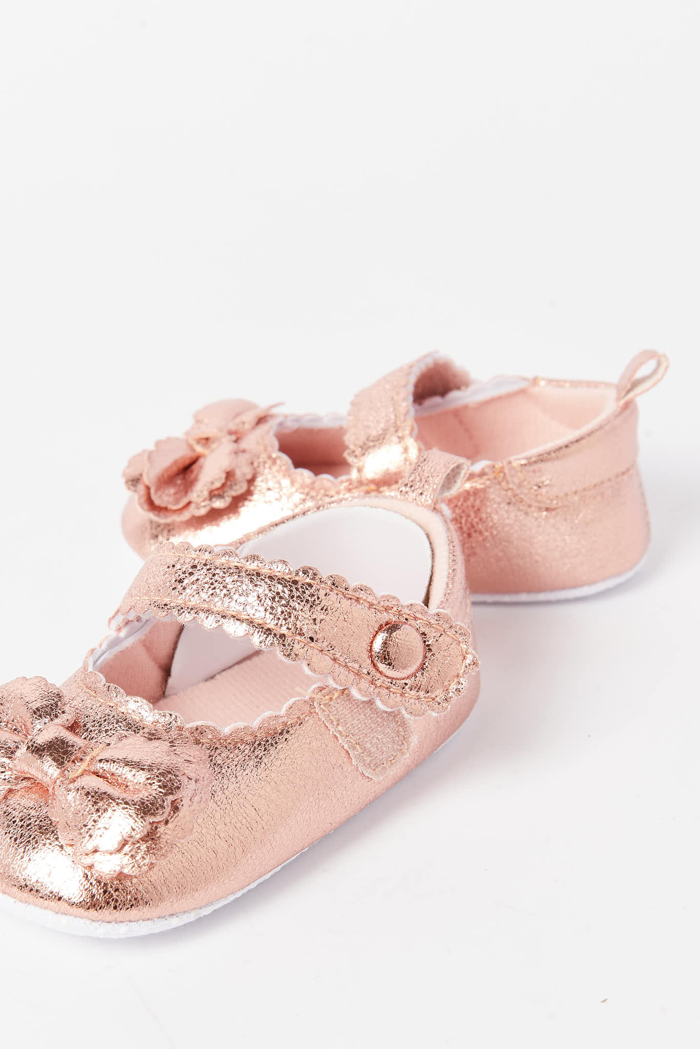 Redtag-Gold-Pram-Shoe-Category:Shoes,-Colour:Gold,-Deals:New-In,-Filter:Baby-Footwear-(0-to-18-Mths),-N/A,-NBF-Shoes,-New-In-NBF-FOO,-Non-Sale,-S23A,-Section:Boys-(0-to-14Yrs)-Baby-0 to 18 Months