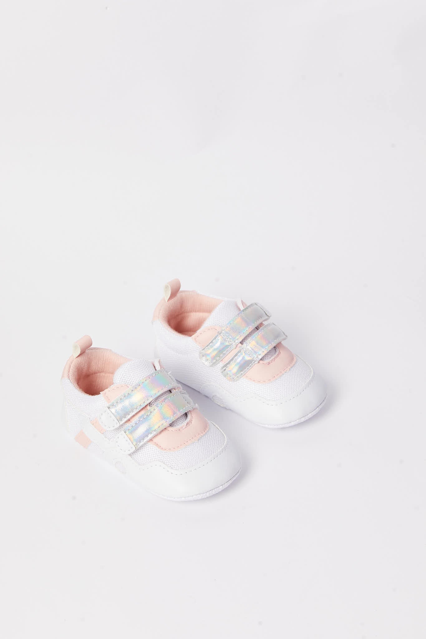 Redtag-White-Pram-Shoe-Category:Shoes,-Colour:White,-Deals:New-In,-Filter:Baby-Footwear-(0-to-18-Mths),-N/A,-NBF-Shoes,-New-In-NBF-FOO,-Non-Sale,-S23A,-Section:Boys-(0-to-14Yrs)-Baby-0 to 18 Months
