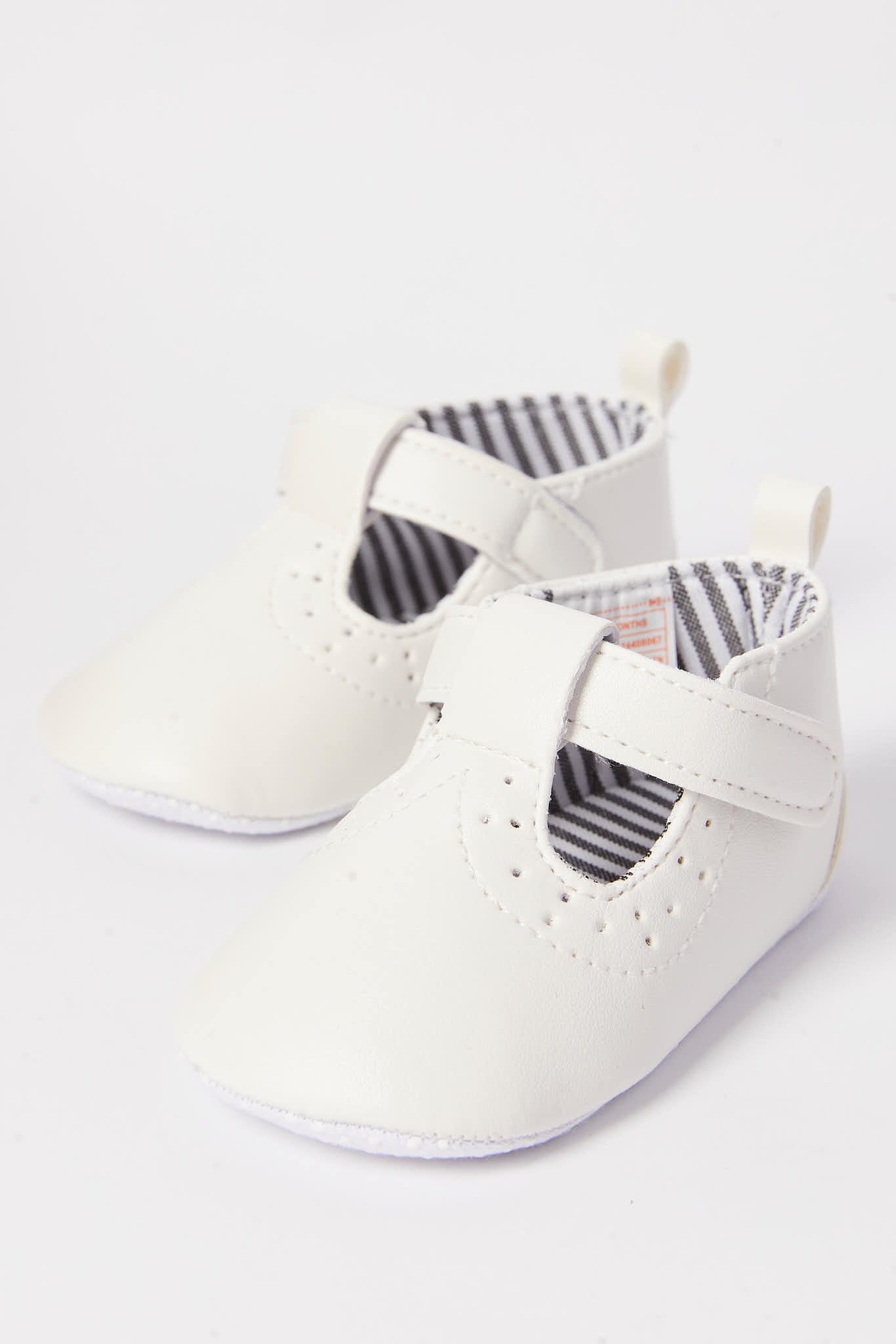 Redtag-White-Pram-Shoe-(Repeat)-Category:Shoes,-Colour:White,-Deals:New-In,-Filter:Baby-Footwear-(0-to-18-Mths),-N/A,-NBF-Shoes,-New-In-NBF-FOO,-Non-Sale,-S23A,-Section:Boys-(0-to-14Yrs)-Baby-0 to 18 Months