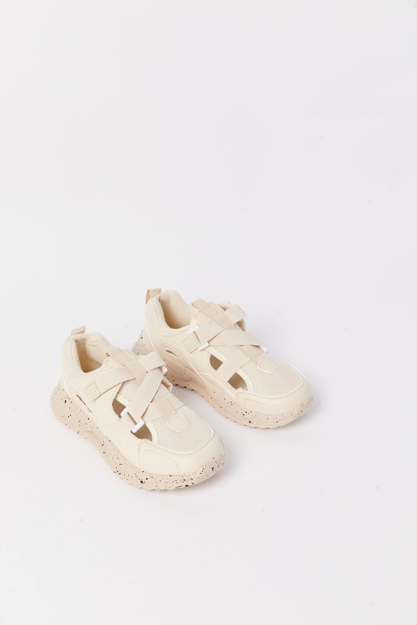 Redtag-Beige-Velcro-Strap-Sneaker-Category:Trainers,-Colour:Beige,-Deals:New-In,-Filter:Girls-Footwear-(3-to-5-Yrs),-GIR-Trainers,-N/A,-New-In-GIR-FOO,-Non-Sale,-S23A,-Section:Girls-(0-to-14Yrs)-Girls-3 to 5 Years