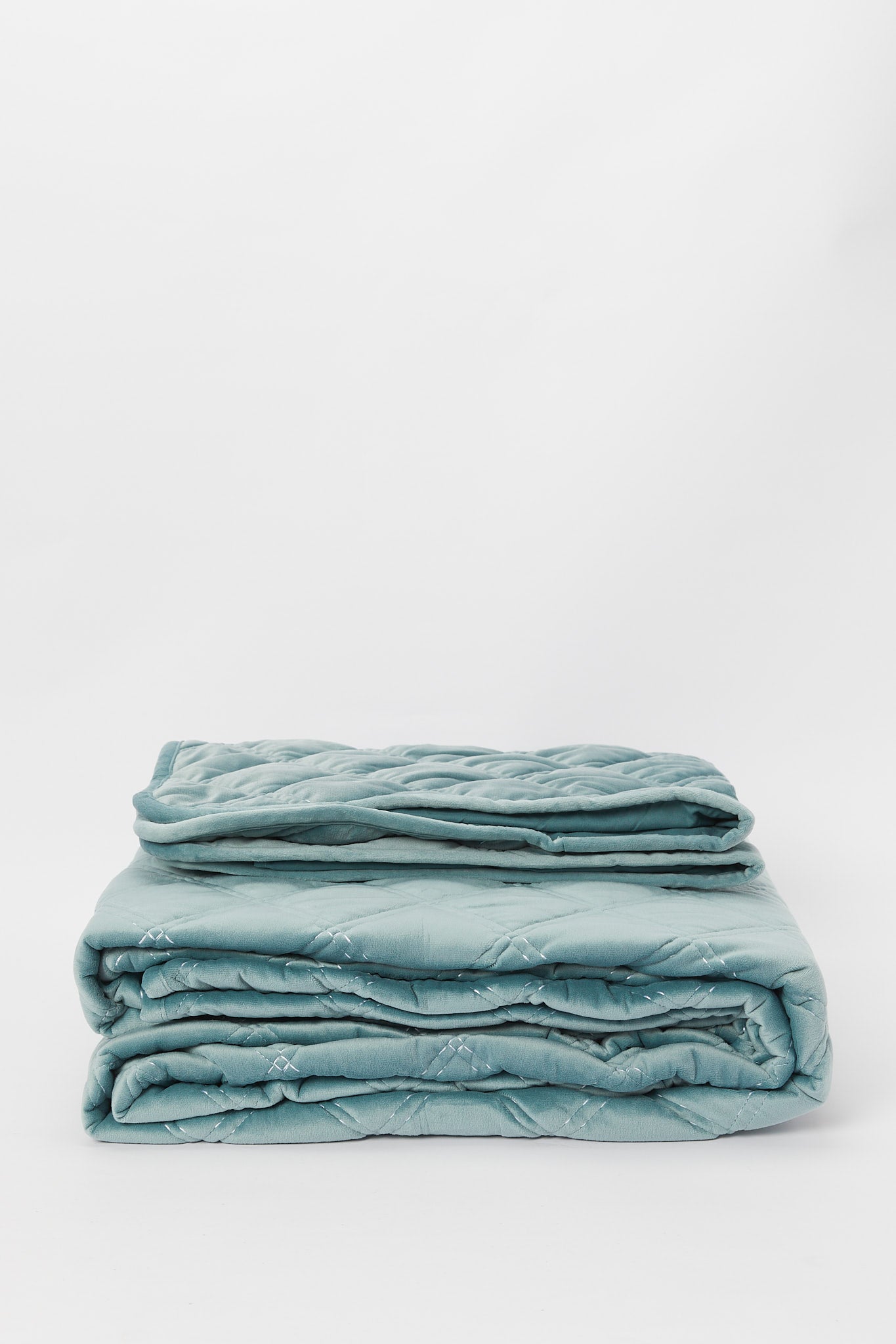 Redtag-Teal-Diamond-Quilted-Velvet-Bedspread-(Single-Size)-Category:Quilts,-Colour:Purple,-Deals:New-In,-Dept:Home,-Filter:Home-Bedroom,-H1:HMW,-H2:BED,-H3:BEC,-H4:QUI,-HMW-BED-Quilts,-New-In-HMW-BED,-Non-Sale,-Promo:RIVA,-S23B,-Season:S23B,-Section:Homewares,-Style:VELVET-Home-Bedroom-