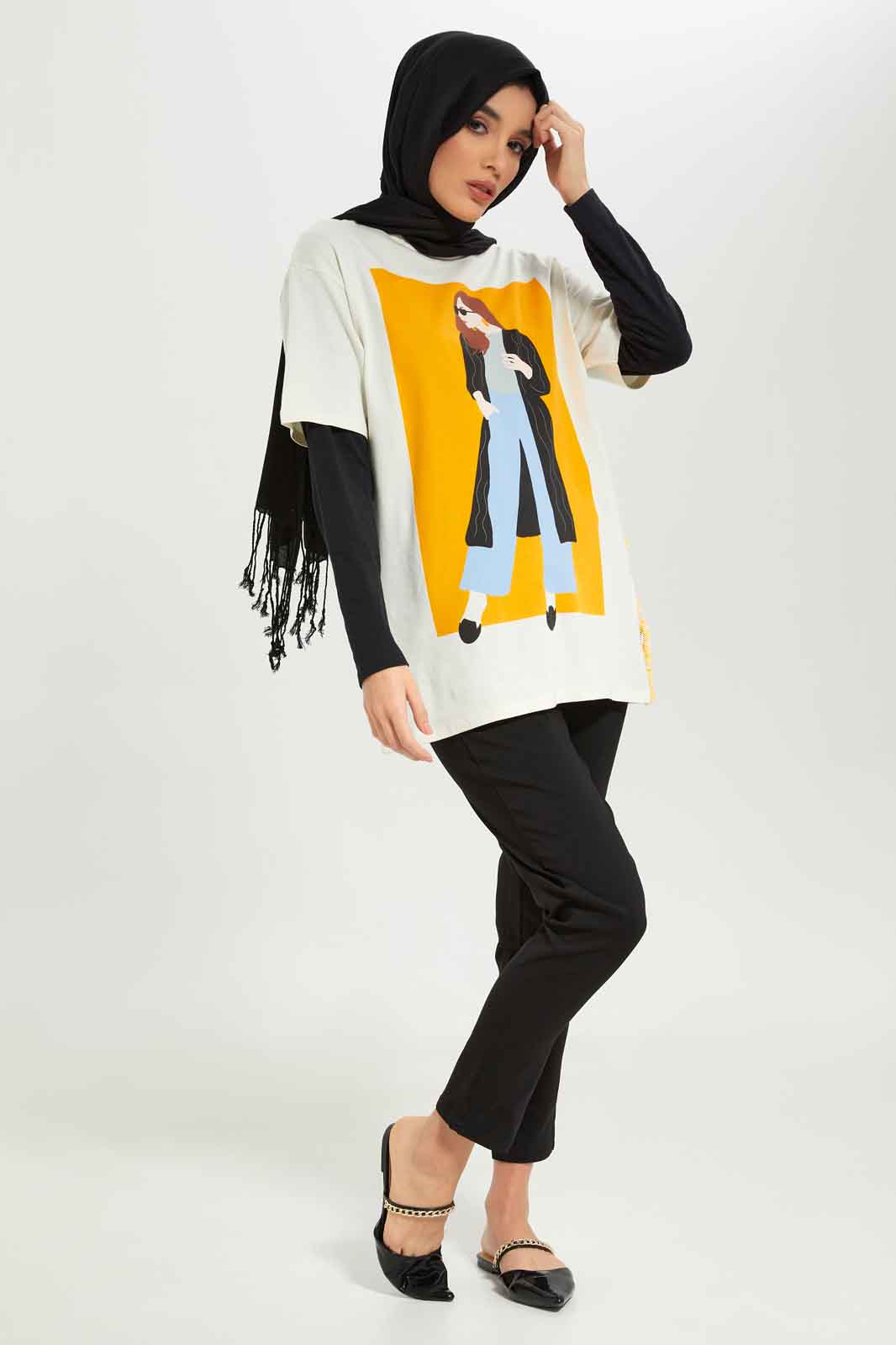 Redtag-Women-Graphic-Printed-T-Shirt-With-Side-Lace-Category:T-Shirts,-Colour:Cream,-Deals:New-In,-Dept:Ladieswear,-Filter:Women's-Clothing,-LMC,-New-In-Women-APL,-Non-Sale,-S23A,-Section:Women,-Women-T-Shirts--