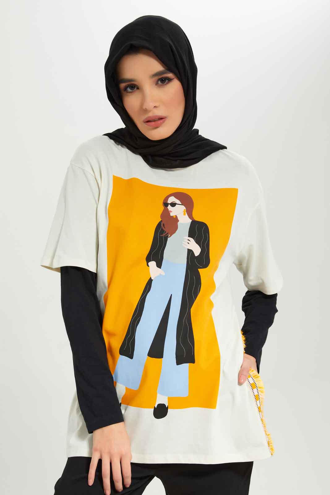 Redtag-Women-Graphic-Printed-T-Shirt-With-Side-Lace-Category:T-Shirts,-Colour:Cream,-Deals:New-In,-Dept:Ladieswear,-Filter:Women's-Clothing,-LMC,-New-In-Women-APL,-Non-Sale,-S23A,-Section:Women,-Women-T-Shirts--