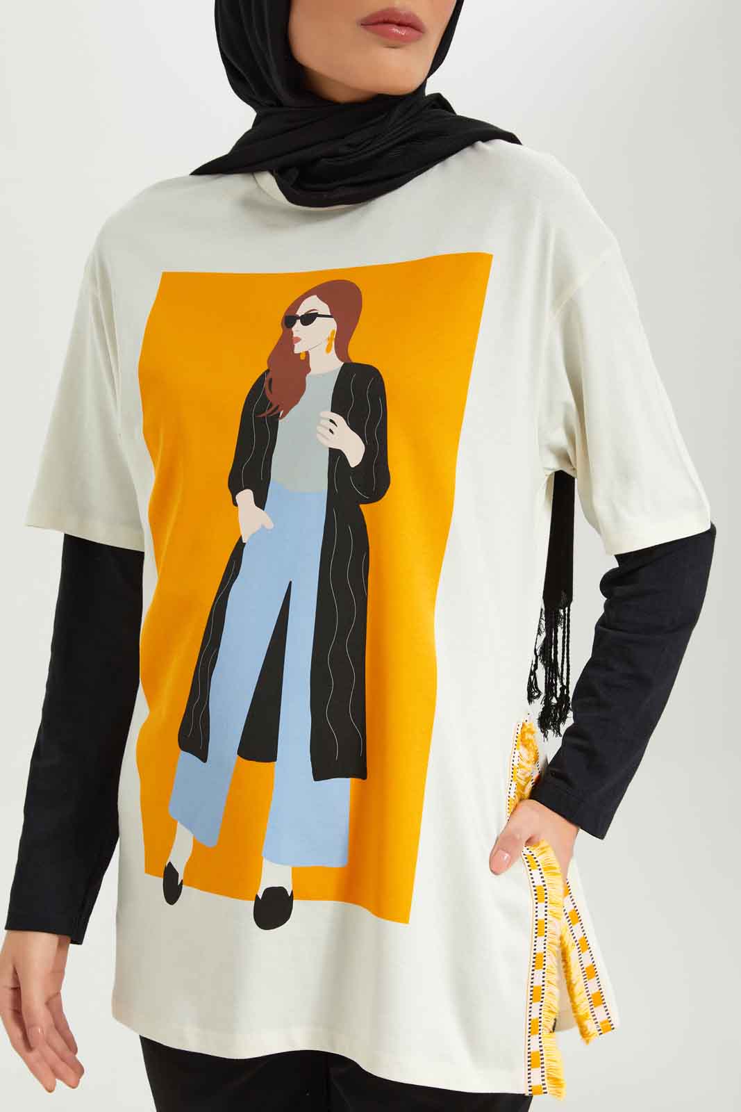 Redtag-Women-Graphic-Printed-T-Shirt-With-Side-Lace-Category:T-Shirts,-Colour:Cream,-Deals:New-In,-Dept:Ladieswear,-Filter:Women's-Clothing,-LMC,-New-In-Women-APL,-Non-Sale,-S23A,-Section:Women,-Women-T-Shirts--