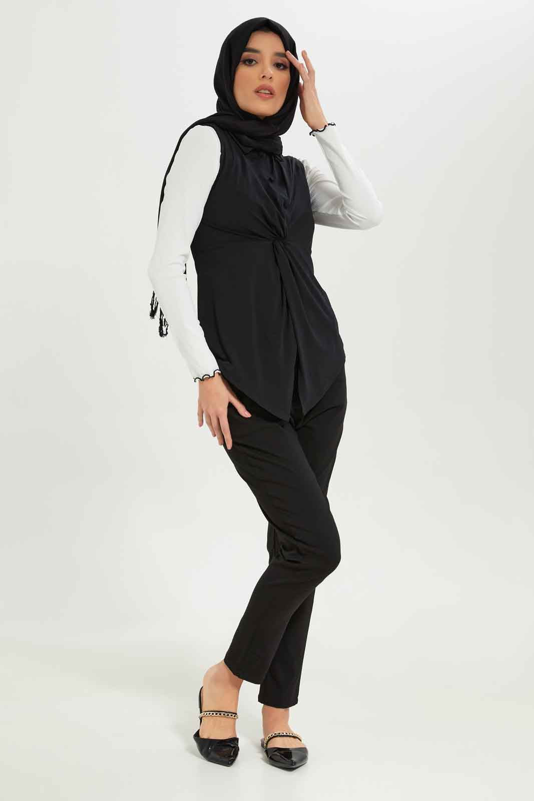 Redtag-Women-Black-Front-Knot-Detail-Jersey-Top`-Category:Tops,-Colour:Black,-Deals:New-In,-Dept:Ladieswear,-Filter:Women's-Clothing,-LMC,-New-In-Women-APL,-Non-Sale,-S23A,-Section:Women,-Women-Tops--