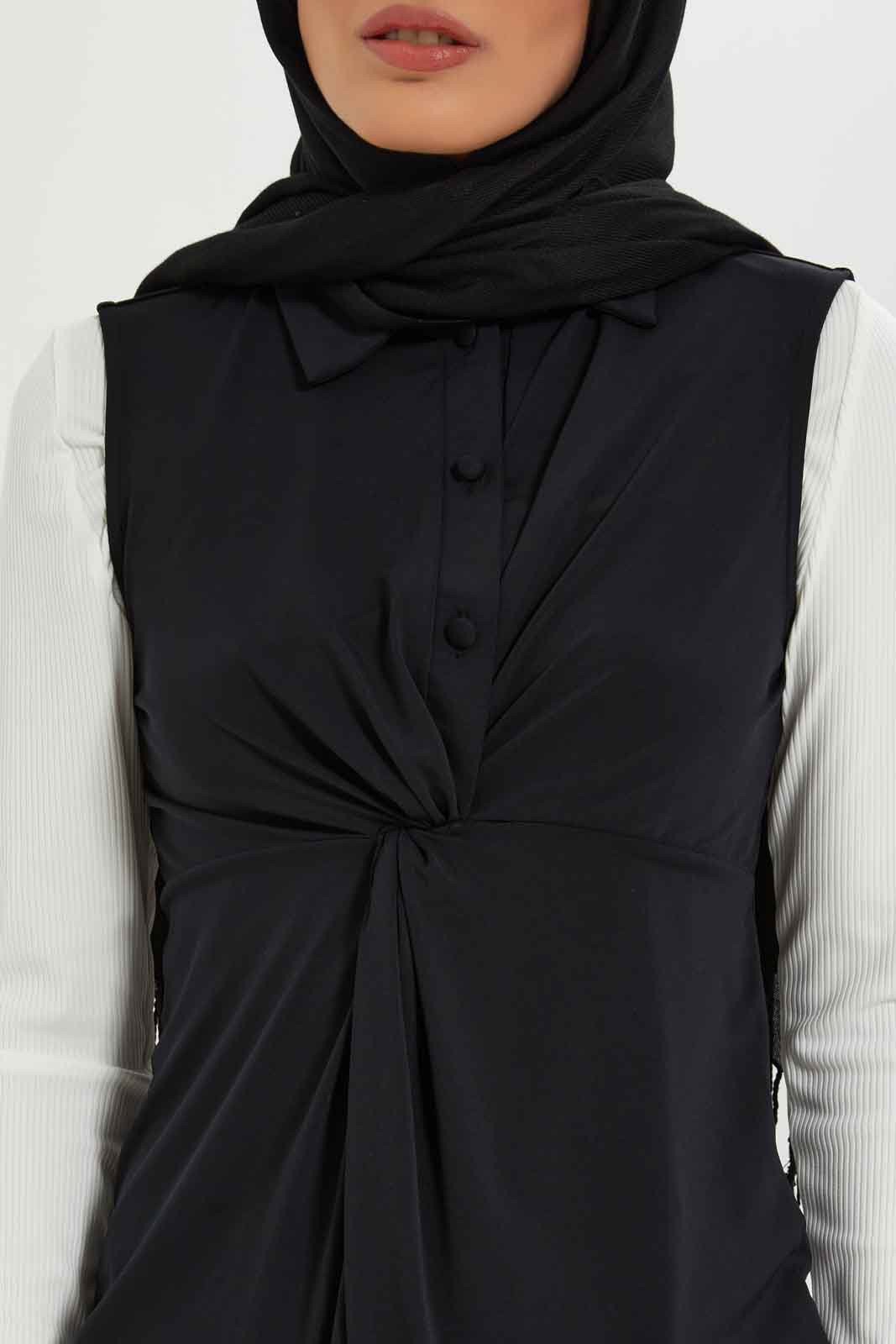 Redtag-Women-Black-Front-Knot-Detail-Jersey-Top`-Category:Tops,-Colour:Black,-Deals:New-In,-Dept:Ladieswear,-Filter:Women's-Clothing,-LMC,-New-In-Women-APL,-Non-Sale,-S23A,-Section:Women,-Women-Tops--