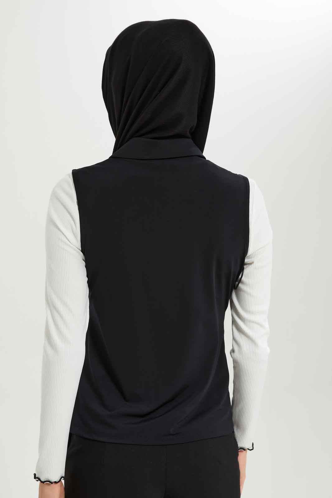 Redtag-Women-Black-Front-Knot-Detail-Jersey-Top`-Category:Tops,-Colour:Black,-Deals:New-In,-Dept:Ladieswear,-Filter:Women's-Clothing,-LMC,-New-In-Women-APL,-Non-Sale,-S23A,-Section:Women,-Women-Tops--