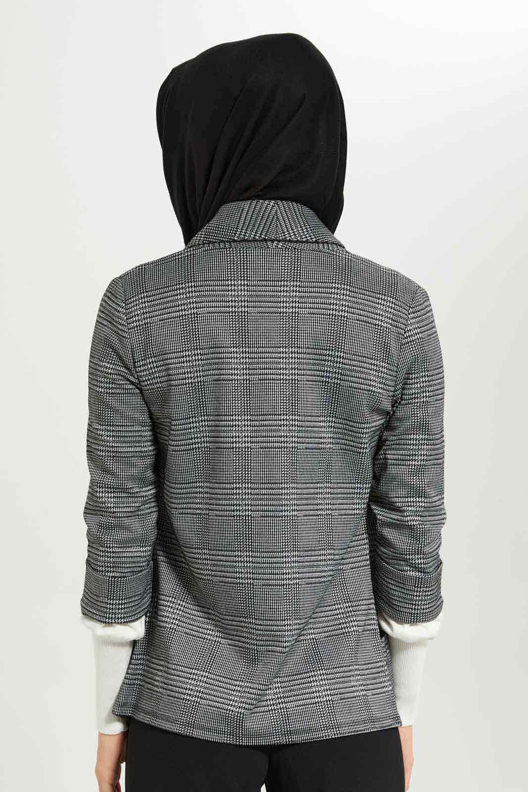 Redtag-Women-Checkered-Collared-Longsleeve-Jacket-Category:Jackets,-Colour:Assorted,-Deals:New-In,-Dept:Ladieswear,-Filter:Women's-Clothing,-LMC,-New-In-Women-APL,-Non-Sale,-S23A,-Section:Women,-Women-Jackets--