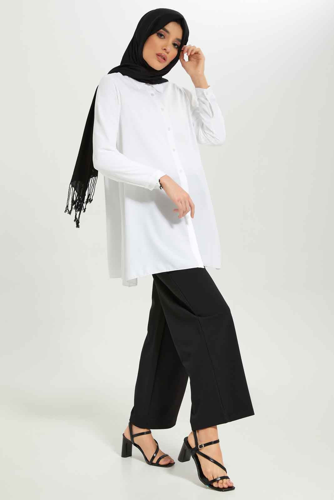 Redtag-Women-Black-Wide-Leg-Pants-With-Metal-Rings-And-Tie-Up-Belt-At-Waist-Category:Trousers,-Colour:Black,-Deals:New-In,-Dept:Ladieswear,-Filter:Women's-Clothing,-LMC,-New-In-Women-APL,-Non-Sale,-S23A,-Section:Women,-Women-Trousers--