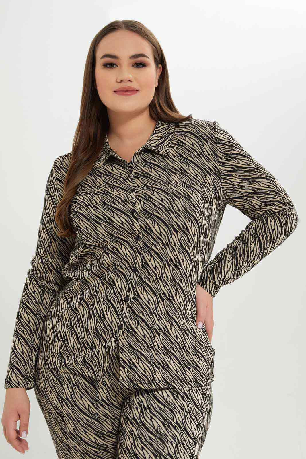 Redtag-Women-Animal-Printed-Jaquard-Knitted-Collared-Top-Category:Blouses,-Colour:Assorted,-Deals:New-In,-Dept:Ladieswear,-Filter:Plus-Size,-LDP-Blouses,-New-In-LDP-APL,-Non-Sale,-S23A,-Section:Women-Women's-
