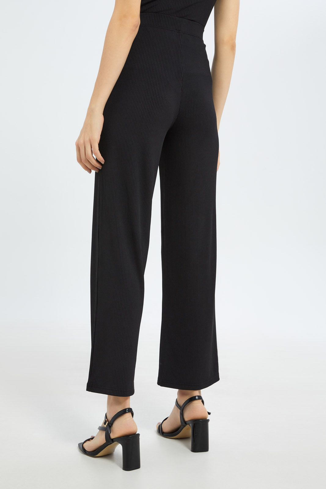 Redtag-Women-Black-Wide-Leg-Pant-Category:Trousers,-Colour:Black,-Deals:New-In,-Dept:Ladieswear,-Filter:Women's-Clothing,-H1:LWR,-H2:LDC,-H3:TRS,-H4:CTR,-LDC,-LDC-Trousers,-New-In-LDC-APL,-Non-Sale,-S23B,-Season:S23B,-Section:Women-Women's-