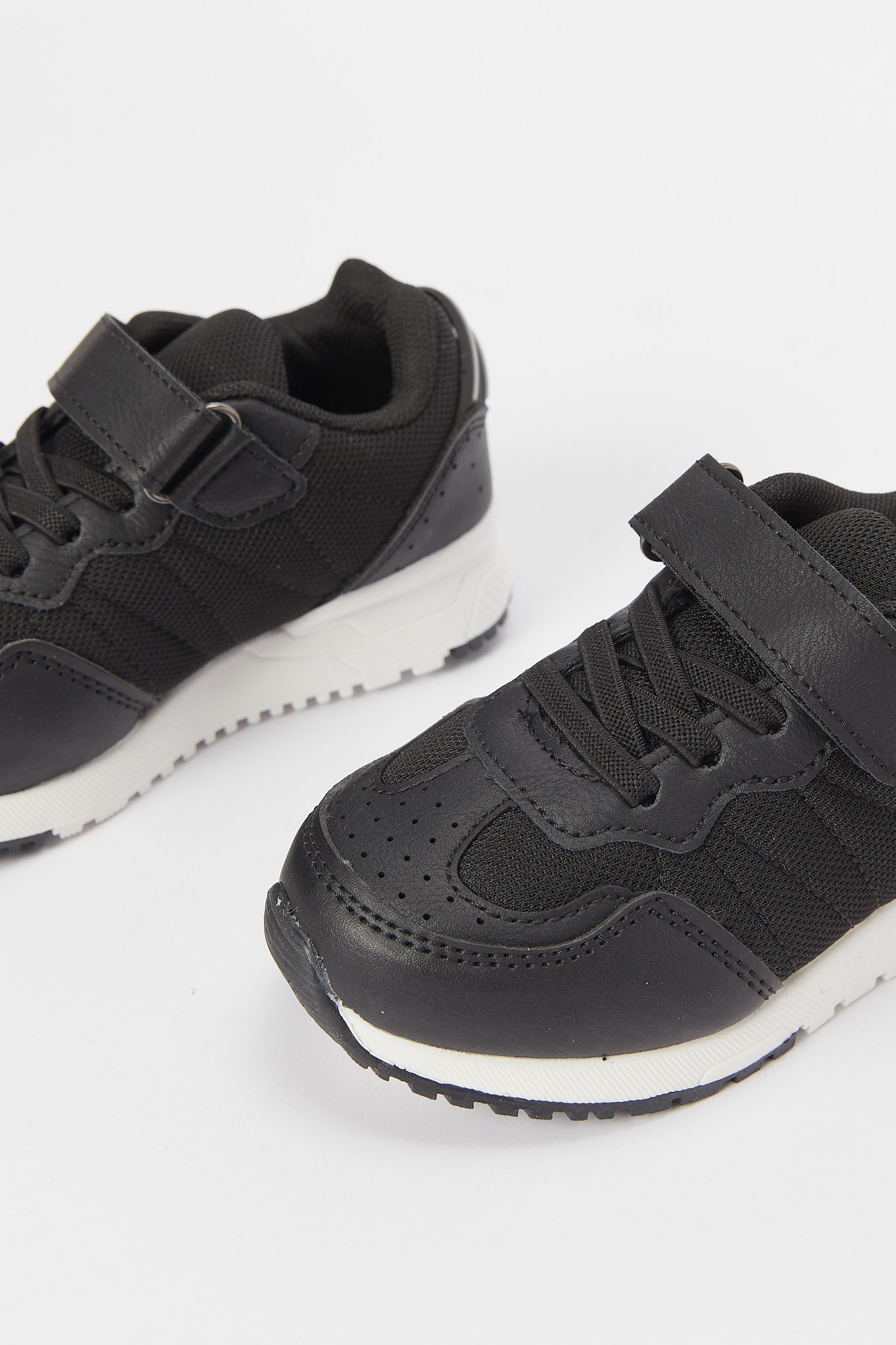Redtag-Black-Colour-Block-Sneaker-BOY-Trainers,-Category:Shoes,-Colour:Black,-Deals:New-In,-Filter:Boys-Footwear-(3-to-5-Yrs),-H1:FOO,-H2:BOY,-H3:TRN,-H4:CLT,-N/A,-New-In-BOY-FOO,-Non-Sale,-S23A,-Season:S23A,-Section:Boys-(0-to-14Yrs)-Boys-3 to 5 Years
