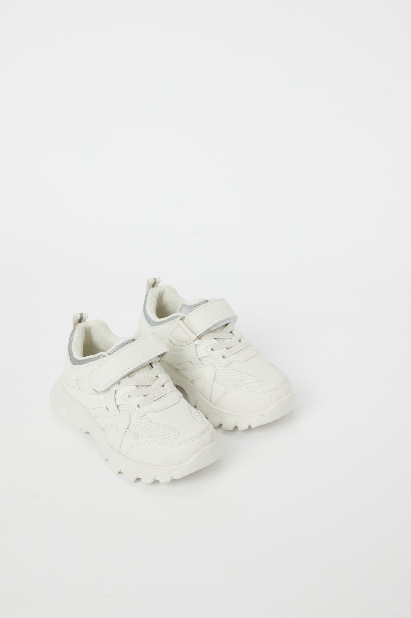 Redtag-White-Colour-Block-Chunky-Sneaker-BOY-Trainers,-Category:Shoes,-Colour:White,-Deals:New-In,-Filter:Boys-Footwear-(3-to-5-Yrs),-H1:FOO,-H2:BOY,-H3:TRN,-H4:CLT,-N/A,-New-In-BOY-FOO,-Non-Sale,-S23B,-Season:S23B,-Section:Boys-(0-to-14Yrs)-Boys-3 to 5 Years