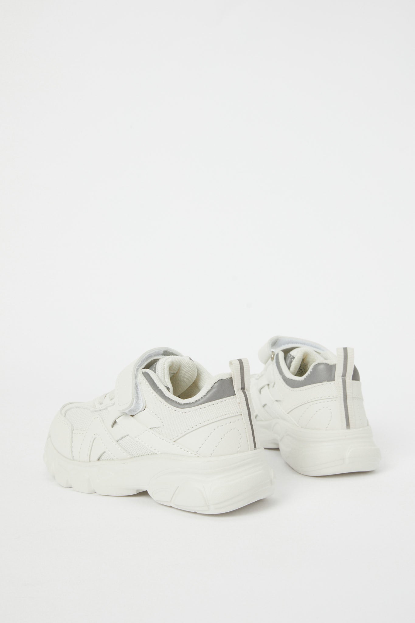 Redtag-White-Colour-Block-Chunky-Sneaker-BOY-Trainers,-Category:Shoes,-Colour:White,-Deals:New-In,-Filter:Boys-Footwear-(3-to-5-Yrs),-H1:FOO,-H2:BOY,-H3:TRN,-H4:CLT,-N/A,-New-In-BOY-FOO,-Non-Sale,-S23B,-Season:S23B,-Section:Boys-(0-to-14Yrs)-Boys-3 to 5 Years