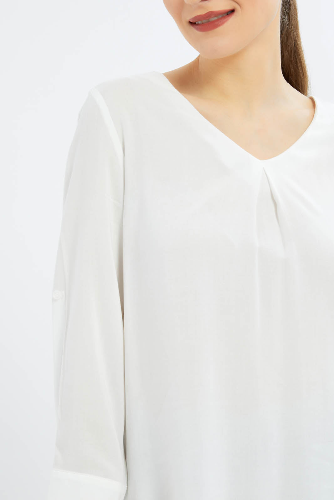 Redtag-Women-Pullover-Viscose-Blouse-Solid-Category:Blouses,-Colour:White,-Deals:New-In,-Dept:Ladieswear,-Filter:Women's-Clothing,-New-In-Women-APL,-Non-Sale,-S23B,-Section:Women,-Women-Blouses-Women's-