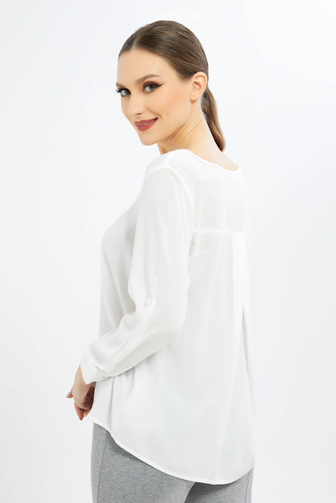 Redtag-Women-Pullover-Viscose-Blouse-Solid-Category:Blouses,-Colour:White,-Deals:New-In,-Dept:Ladieswear,-Filter:Women's-Clothing,-New-In-Women-APL,-Non-Sale,-S23B,-Section:Women,-Women-Blouses-Women's-