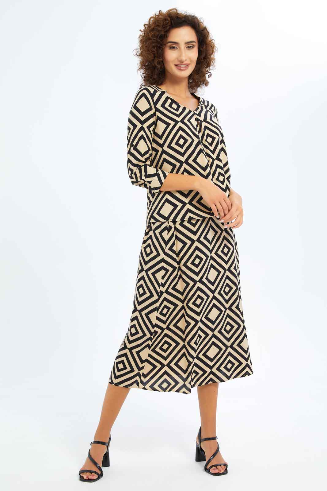 Redtag-Women-Pullover-Viscose-Blouse-Print-Category:Blouses,-Colour:Assorted,-Deals:New-In,-Dept:Ladieswear,-Filter:Women's-Clothing,-New-In-Women-APL,-Non-Sale,-S23B,-Section:Women,-Women-Blouses-Women's-