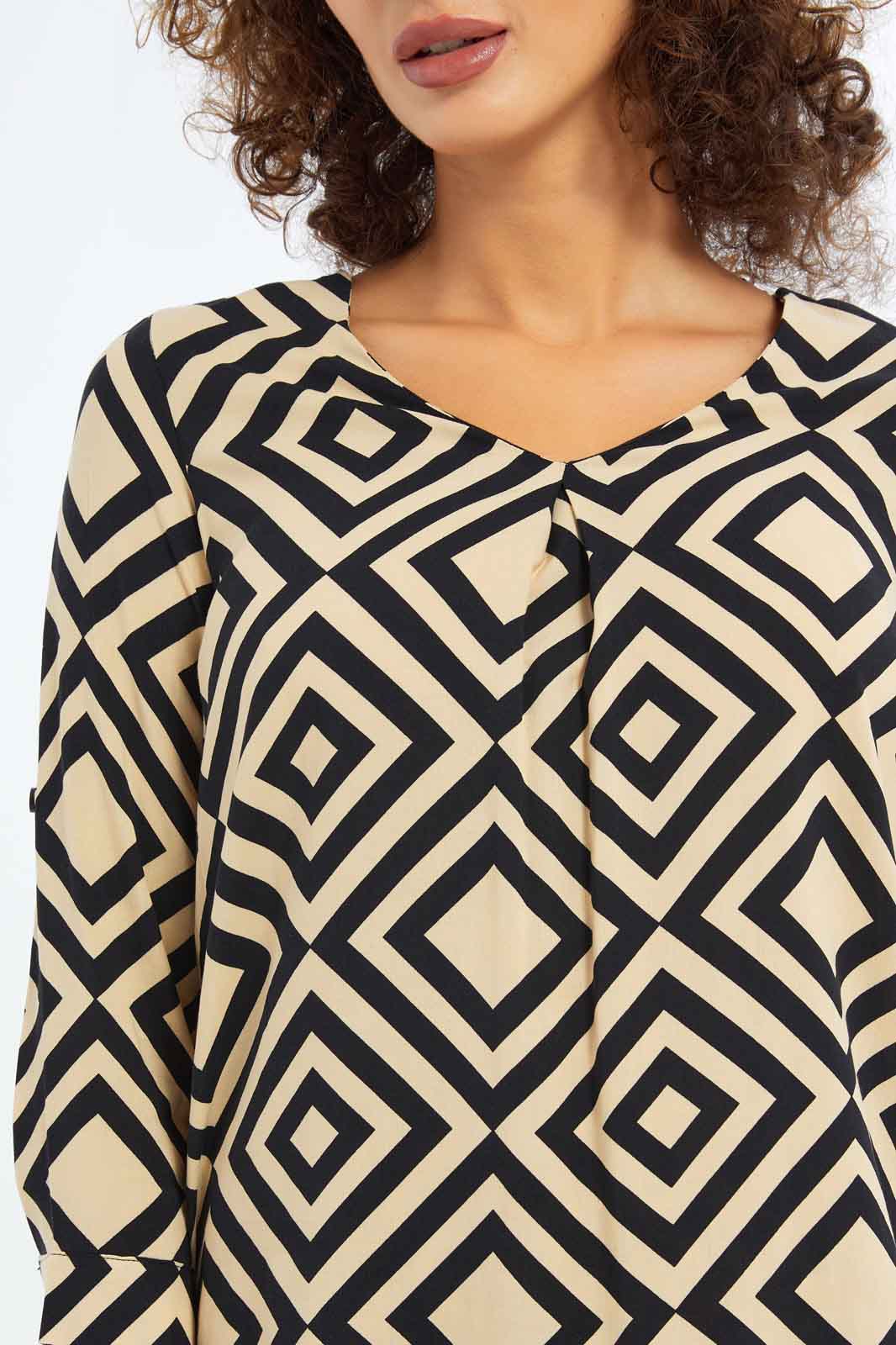 Redtag-Women-Pullover-Viscose-Blouse-Print-Category:Blouses,-Colour:Assorted,-Deals:New-In,-Dept:Ladieswear,-Filter:Women's-Clothing,-New-In-Women-APL,-Non-Sale,-S23B,-Section:Women,-Women-Blouses-Women's-