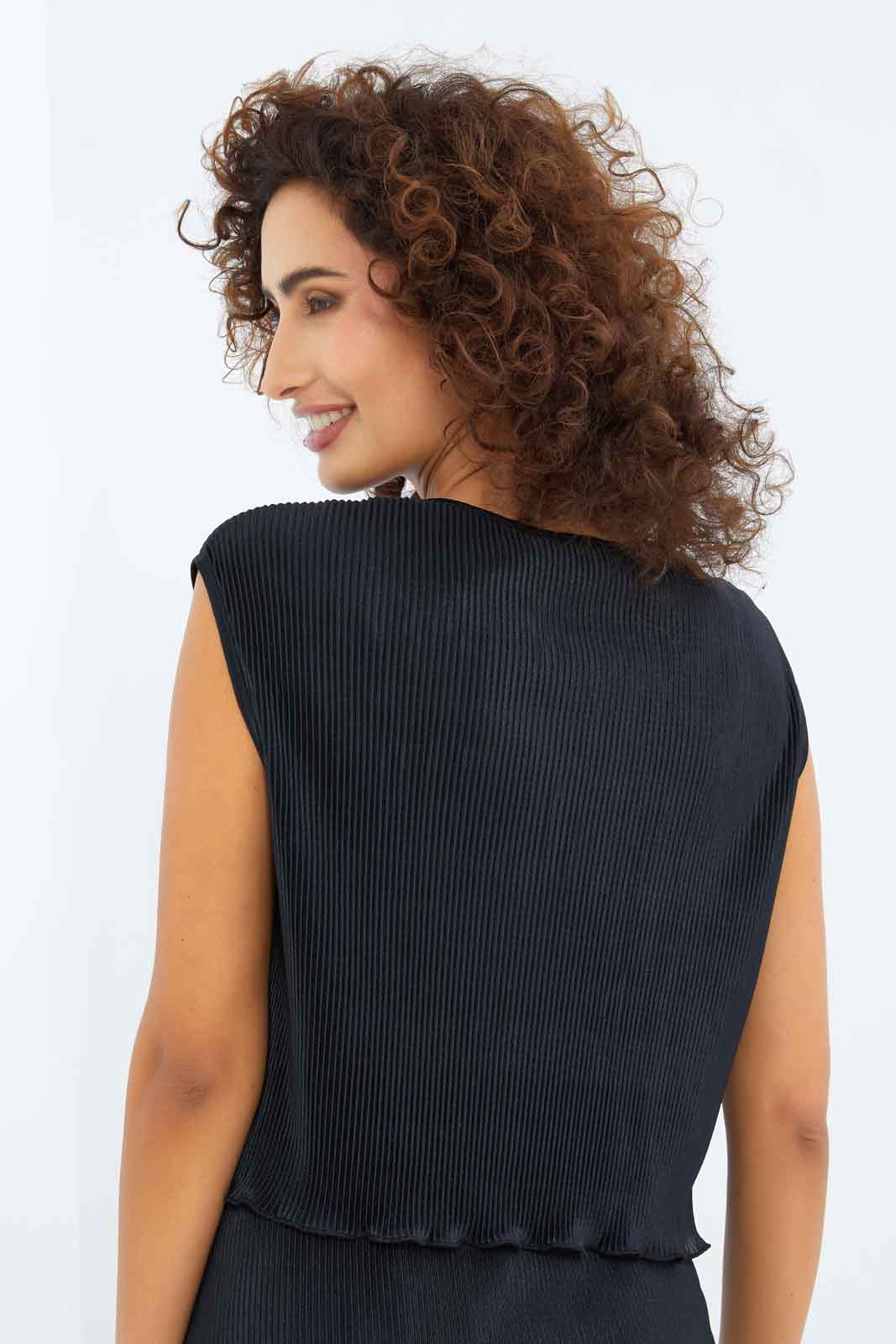 Redtag-Women-Sleeveless-Plisse-Top-Solid-Category:Blouses,-Colour:Black,-Deals:New-In,-Dept:Ladieswear,-Filter:Women's-Clothing,-New-In-Women-APL,-Non-Sale,-S23B,-Section:Women,-Women-Blouses-Women's-