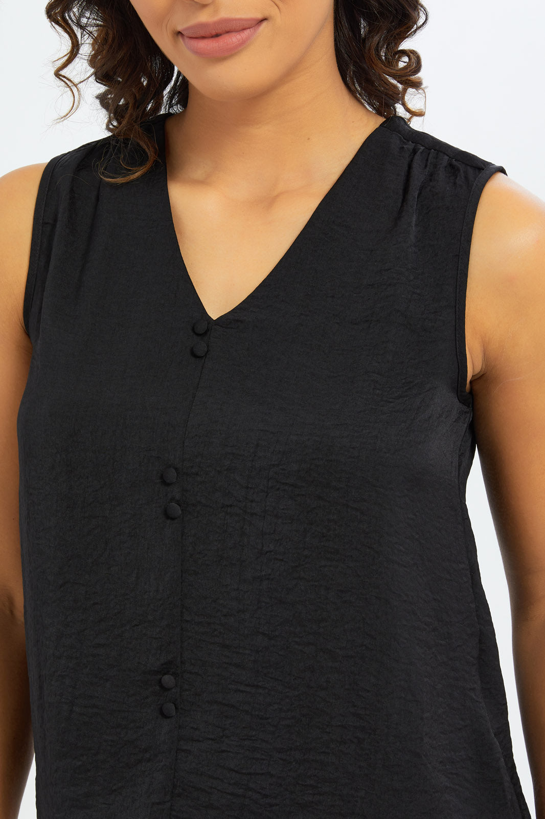 Redtag-Women-Epp-Blouse-Category:Blouses,-Colour:Black,-Deals:New-In,-Dept:Ladieswear,-Filter:Women's-Clothing,-H1:LWR,-H2:LAD,-H3:BLO,-H4:CBL,-KSH,-New-In-Women-APL,-Non-Sale,-S23B,-Season:S23B,-Section:Women,-Women-Blouses-Women's-
