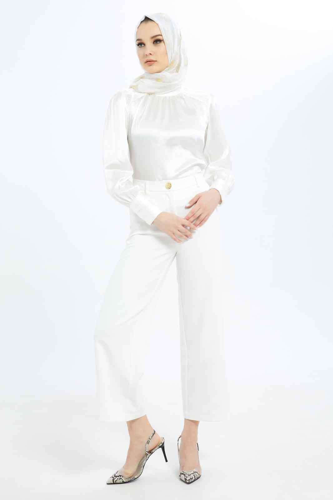 Redtag-Women-White-Wideleg-Trouser-Category:Trousers,-Colour:White,-Deals:New-In,-Dept:Ladieswear,-Filter:Women's-Clothing,-LMC,-New-In-Women-APL,-Non-Sale,-S23B,-Section:Women,-Women-Trousers--