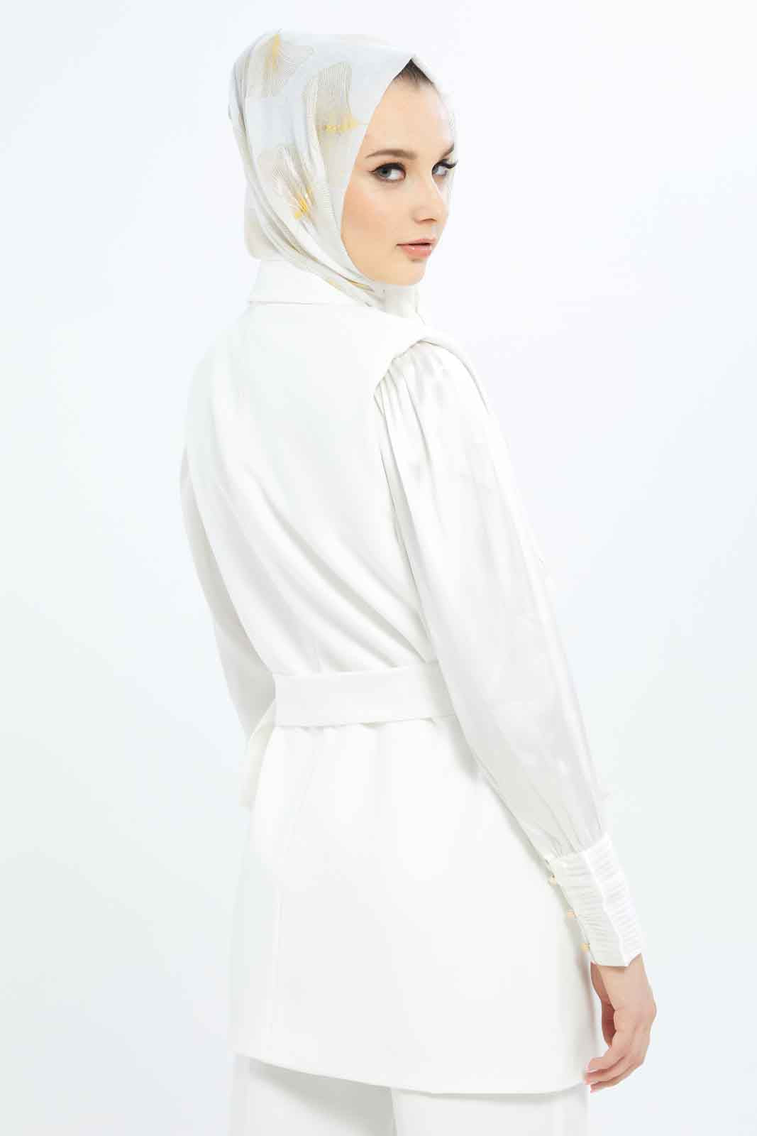 Redtag-Women-Sleeveless-Belted-Tailored-Jacket-Category:Jackets,-Colour:White,-Deals:New-In,-Dept:Ladieswear,-Filter:Women's-Clothing,-LMC,-New-In-Women-APL,-Non-Sale,-S23B,-Section:Women,-Women-Jackets--