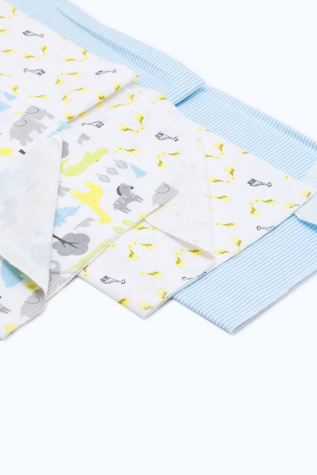 Redtag-Green-3-Pack-Boy-Multi--Pack-Fannel-Blankets-Category:Newborn-Accessories,-Colour:Yellow,-Deals:2-FOR-90,-Deals:New-In,-Dept:New-Born,-Filter:Baby-(0-to-12-Mths),-H1:KWR,-H2:NBF,-H3:ACC,-H4:SAT,-NBF-Newborn-Accessories,-New-In-NBF-APL,-Non-Sale,-S23B,-Season:S23B,-Section:Boys-(0-to-14Yrs)-Baby-0 to 12 Months