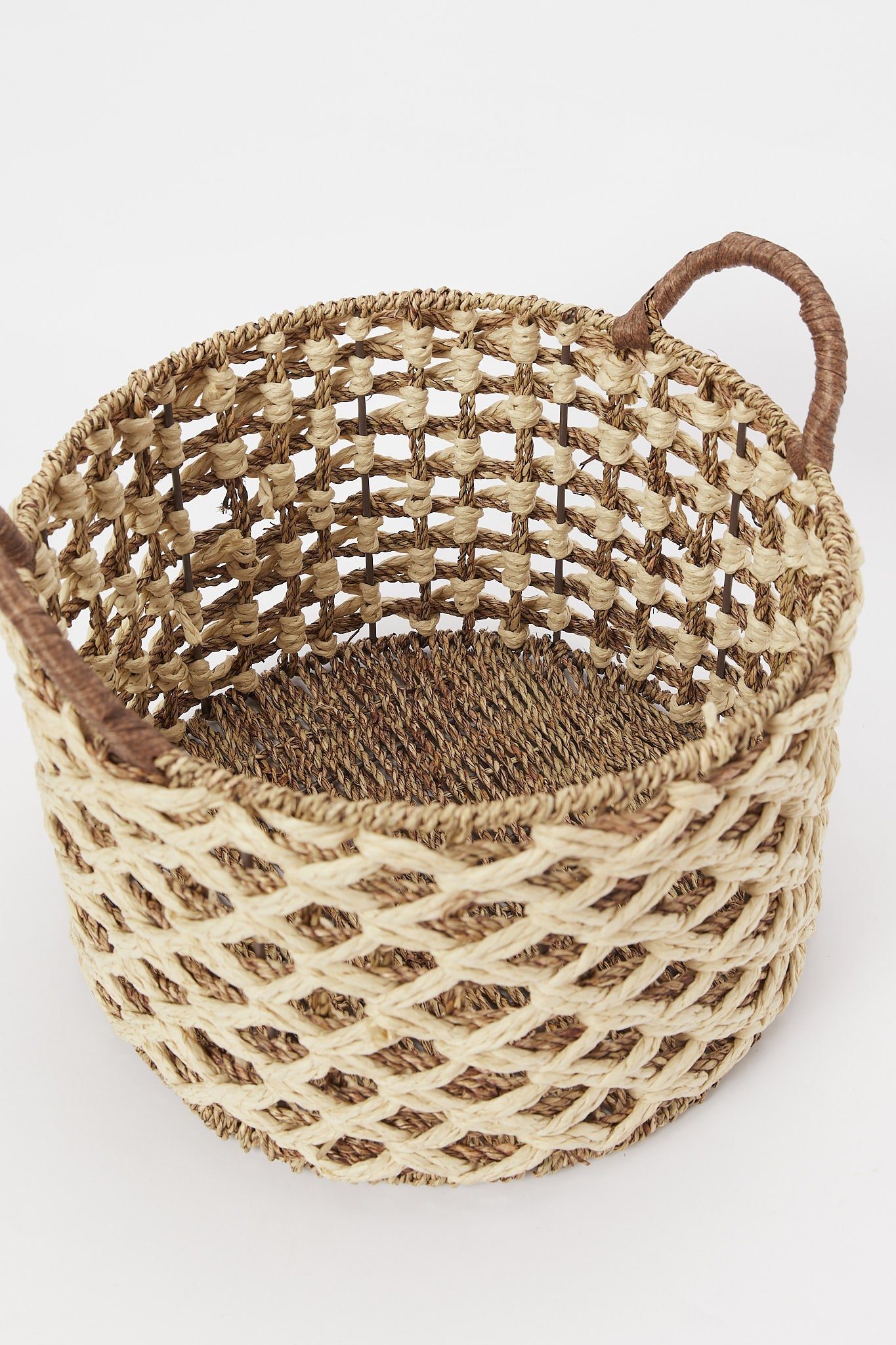 Redtag-Brown-Sea-Grass-With-Rope-Round-Laundry-Basket-(Large)-Category:Laundry-Hampers,-Colour:Brown,-Deals:New-In,-Filter:Home-Bathroom,-H1:HMW,-H2:BAC,-H3:BCE,-H4:BAC,-HMW-BAC-Bath-Accessories,-New-In-HMW-BAC,-Non-Sale,-S23B,-Season:S23B,-Section:Homewares,-Style:PREMIUM-Home-Bathroom-