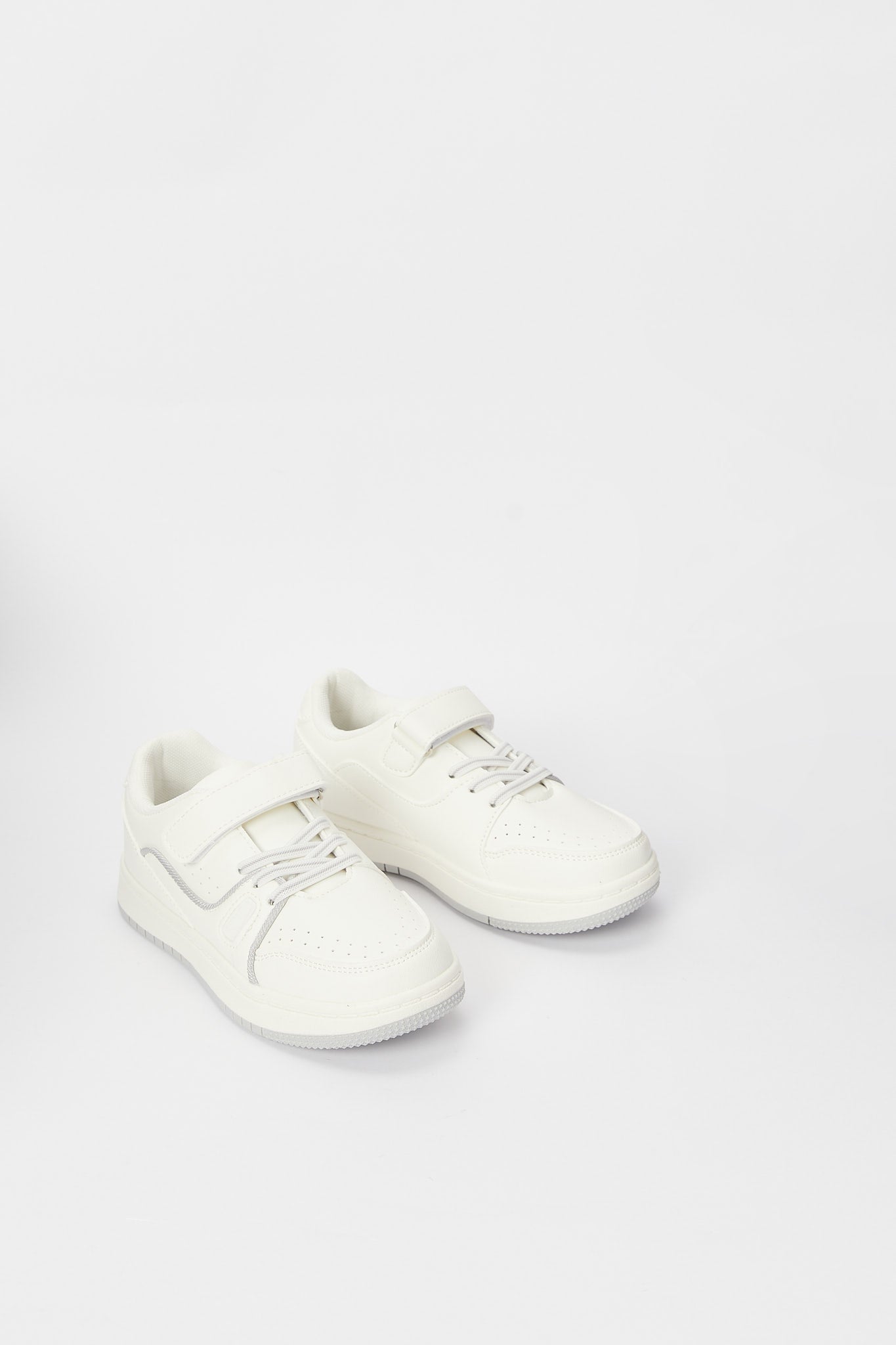 Redtag-White-Material-Block-Skate-Shoe-BSR-Shoes,-Category:Shoes,-Colour:White,-Deals:New-In,-Filter:Boys-Footwear-(5-to-14-Yrs),-H1:FOO,-H2:BSR,-H3:SHO,-H4:CAH,-N/A,-New-In-BSR-FOO,-Non-Sale,-S23B,-Season:S23B,-Section:Boys-(0-to-14Yrs)-Senior-Boys-5 to 14 Years