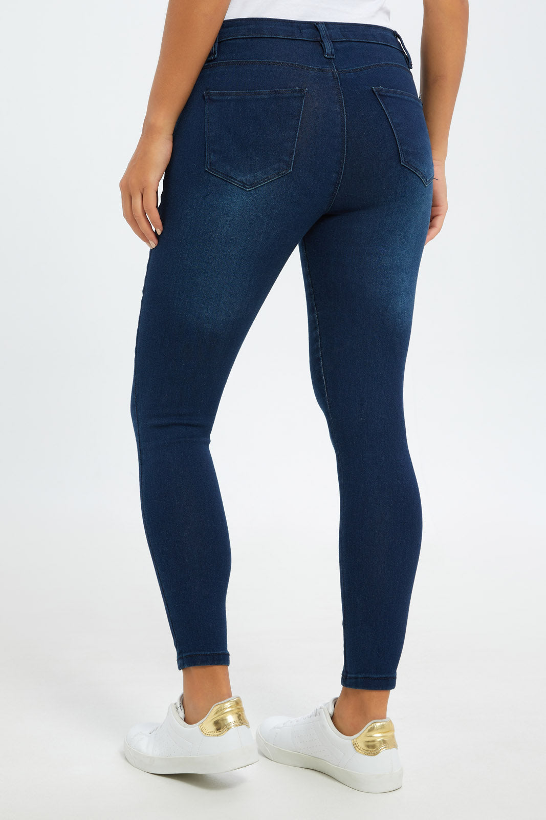 Redtag-Women-Vintage-Wash-Skinny-Low-Waist-Jeans-Category:Jeans,-Colour:Denim,-Deals:2-FOR-90,-Deals:New-In,-Dept:Ladieswear,-Filter:Women's-Clothing,-H1:LWR,-H2:LAD,-H3:DNB,-H4:JNS,-New-In-Women-APL,-Non-Sale,-S23B,-Season:S23B,-Section:Women,-TBL,-Women-Jeans-Women's-