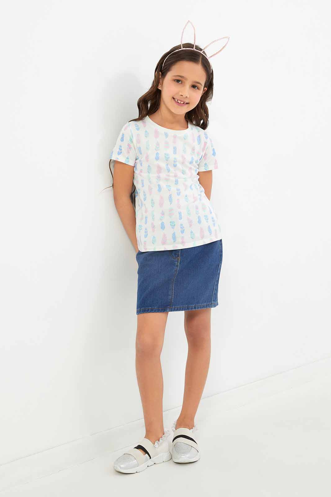 Redtag-Girls-Cream-All-Over-Pint-Feather-Print-Category:T-Shirts,-Colour:Cream,-Deals:New-In,-Dept:Girls,-Filter:Girls-(2-to-8-Yrs),-GIR-T-Shirts,-New-In-GIR-APL,-Non-Sale,-S23B,-Section:Girls-(0-to-14Yrs),-TBL-Girls-2 to 8 Years