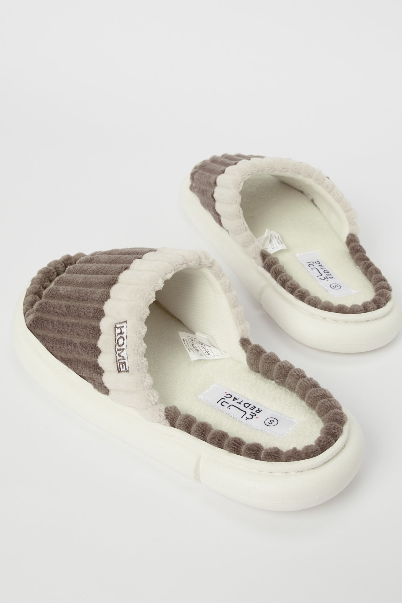Redtag-Brown-Slipper-Category:Shoes,-Colour:Brown,-Deals:New-In,-Filter:Men's-Footwear,-H1:FOO,-H2:GEN,-H3:SLI,-H4:SLI,-Men-Slippers,-N/A,-New-In-Men-FOO,-Non-Sale,-S23B,-Season:S23B,-Section:Men-Men's-