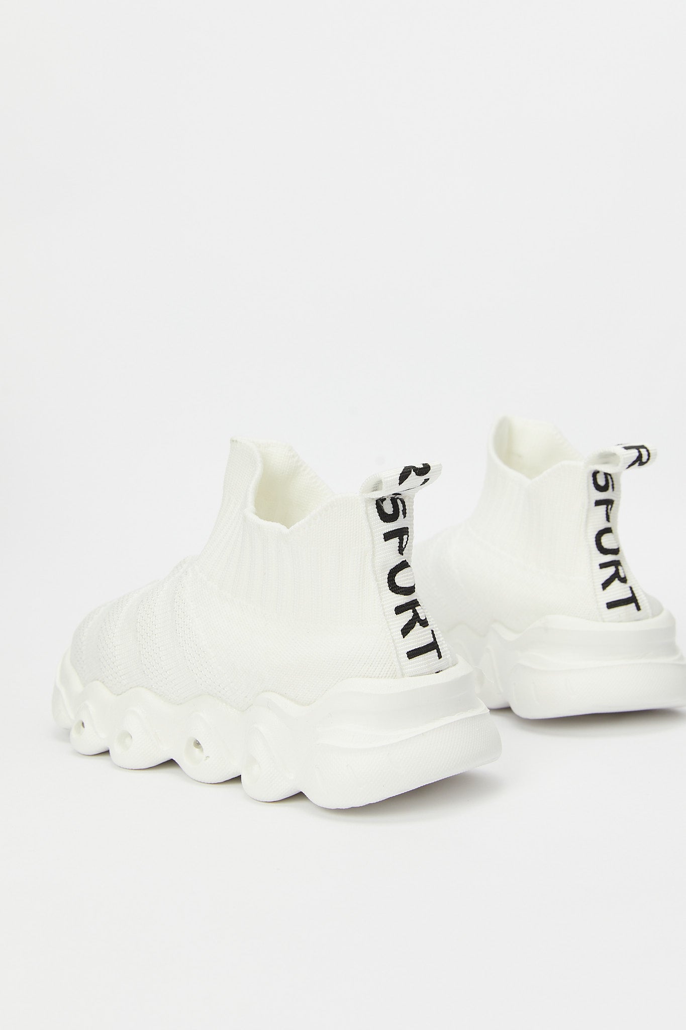 Redtag-White-Knit-Upper-Slip-On-With-Led-Light
(Repeat-Style)-Category:Shoes,-Colour:White,-Deals:New-In,-Filter:Boys-Footwear-(1-to-3-Yrs),-H1:FOO,-H2:INB,-H3:SHO,-H4:CAH,-INB-Sandals,-N/A,-New-In-INB-FOO,-Non-Sale,-S23C,-Season:S23C,-Section:Boys-(0-to-14Yrs)-Infant-Boys-1 to 3 Years