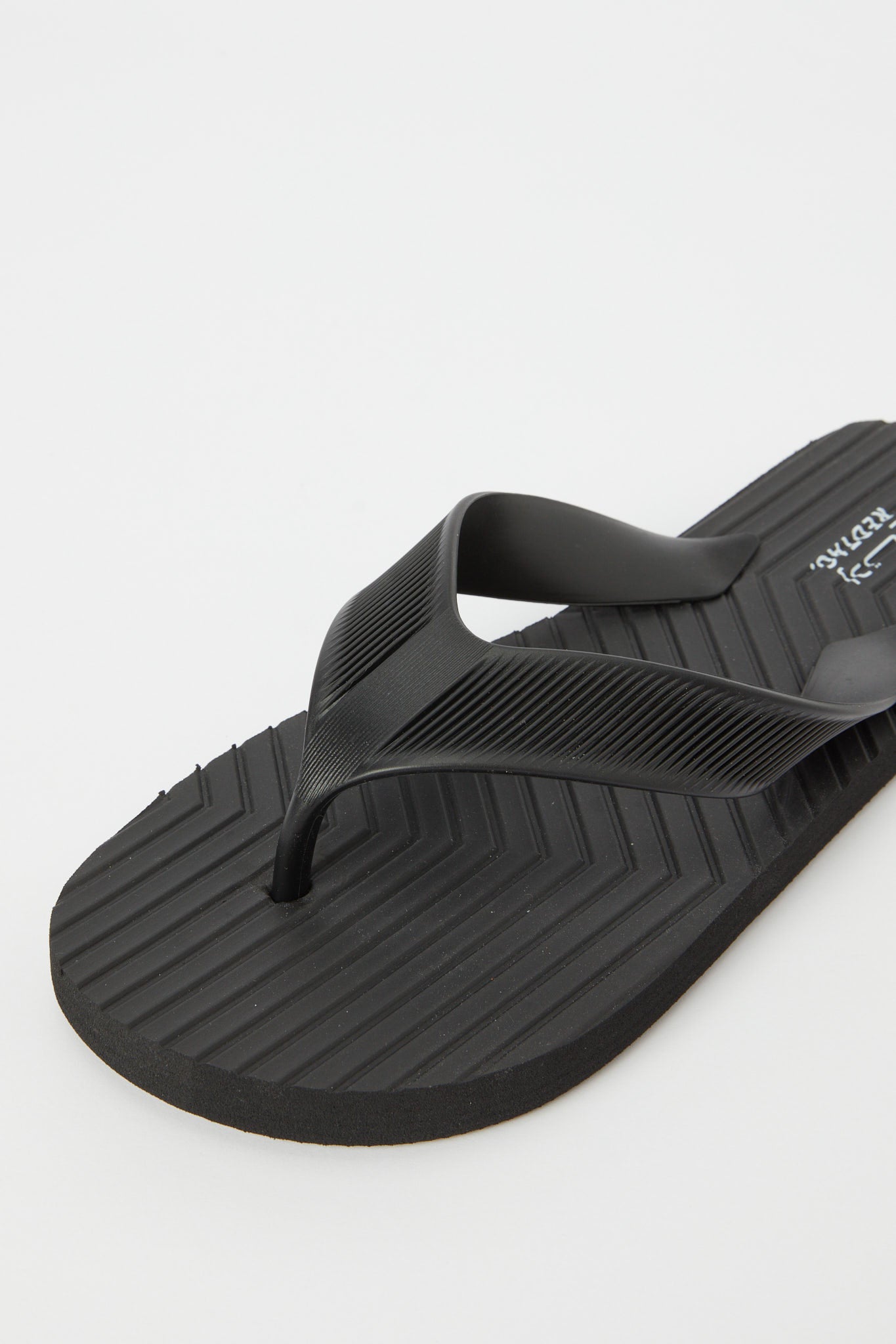 Redtag-Black-Plain-Toe-Post-With-Moulded-Strap-Category:Shoes,-Colour:Black,-Deals:New-In,-Filter:Men's-Footwear,-H1:FOO,-H2:GEN,-H3:SAF,-H4:FLF,-Men-Flip-Flops,-N/A,-New-In-Men-FOO,-Non-Sale,-S23B,-Season:S23B,-Section:Men-Men's-